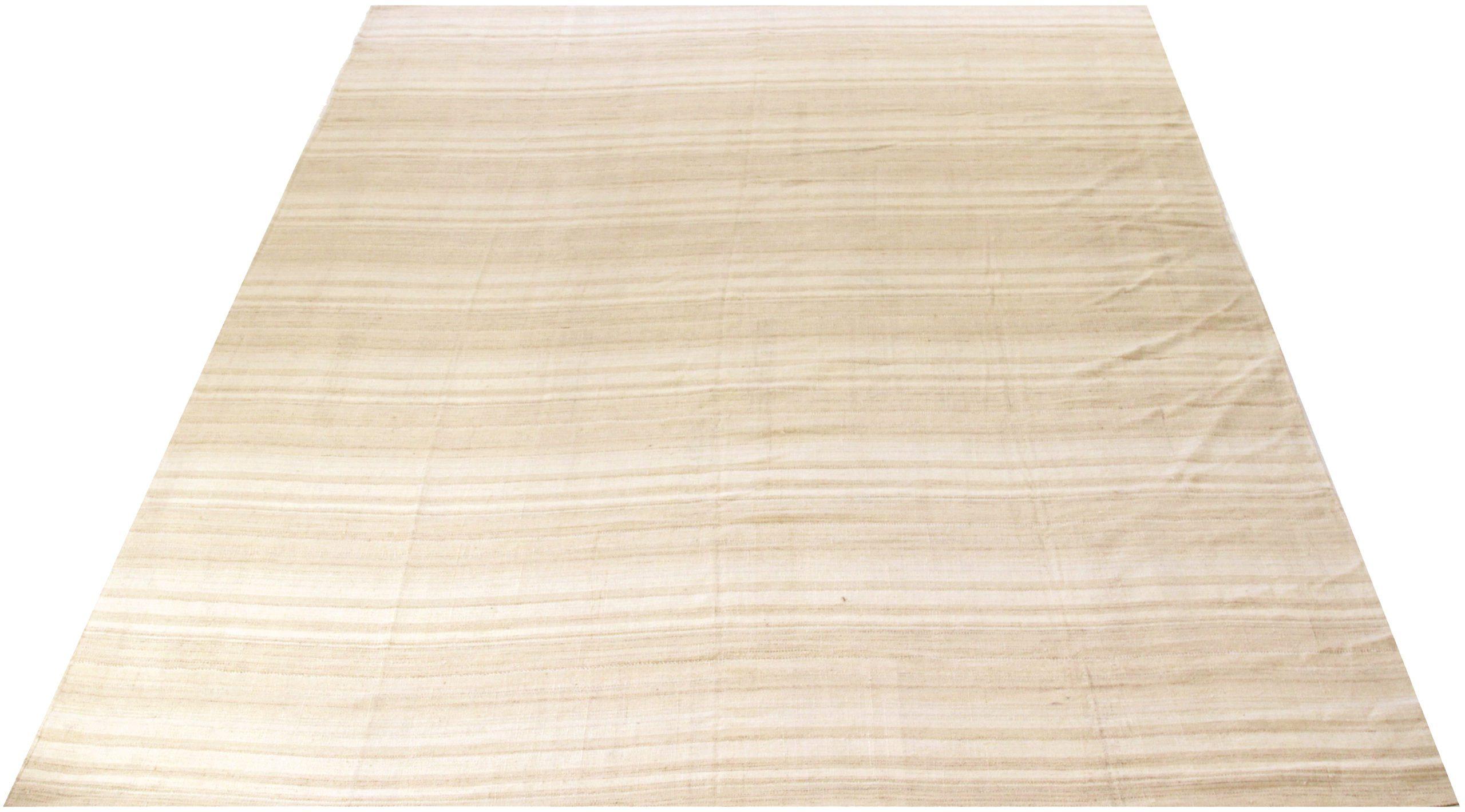 Découvrez l'élégance des Rug & Kilim persans présentant des tapis de zone de Circa 1910. Conçu avec de la laine et du Design/One, ce design exclusif est parfait pour mettre en valeur votre espace.