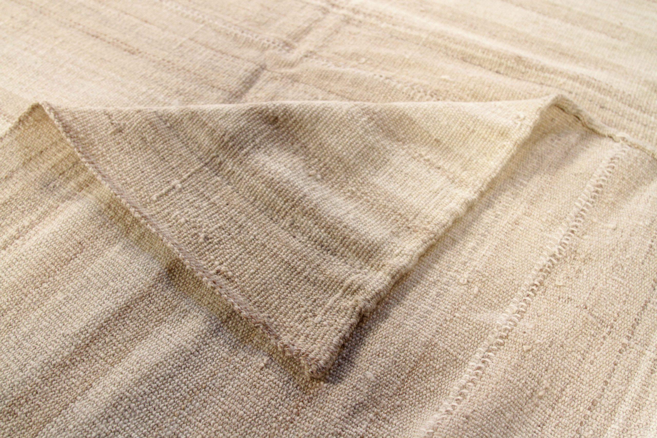 Tapis persans Kilim - Design en laine ivoire jaune et ivoire - 88205 Excellent état - En vente à Dallas, TX