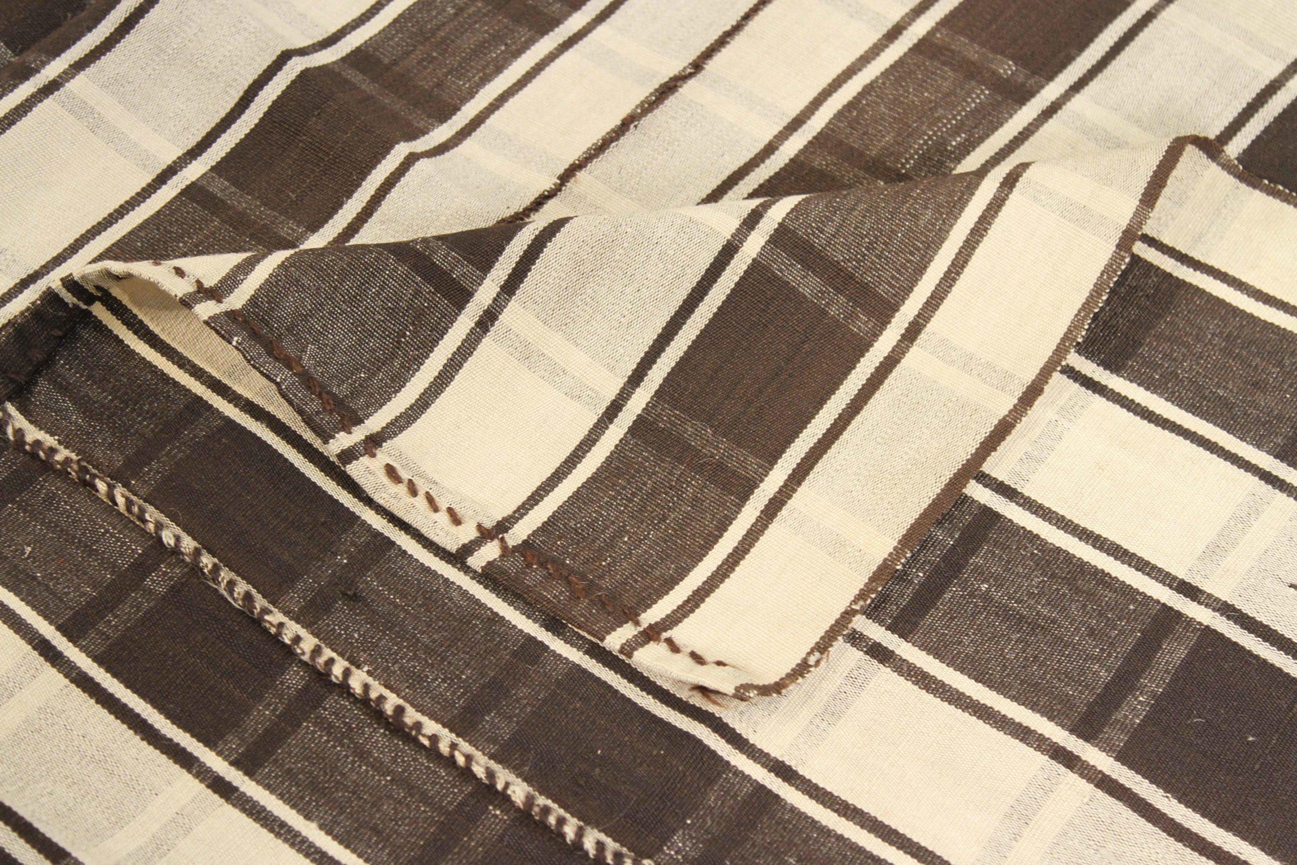 Asiatique Kilim persan vers 1990 - 52621 en vente