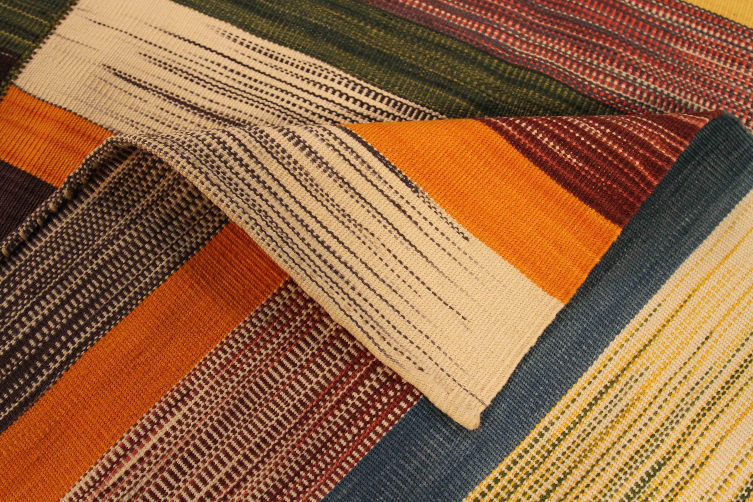 Kilim persan vers 1990 - 70135 Excellent état - En vente à Dallas, TX
