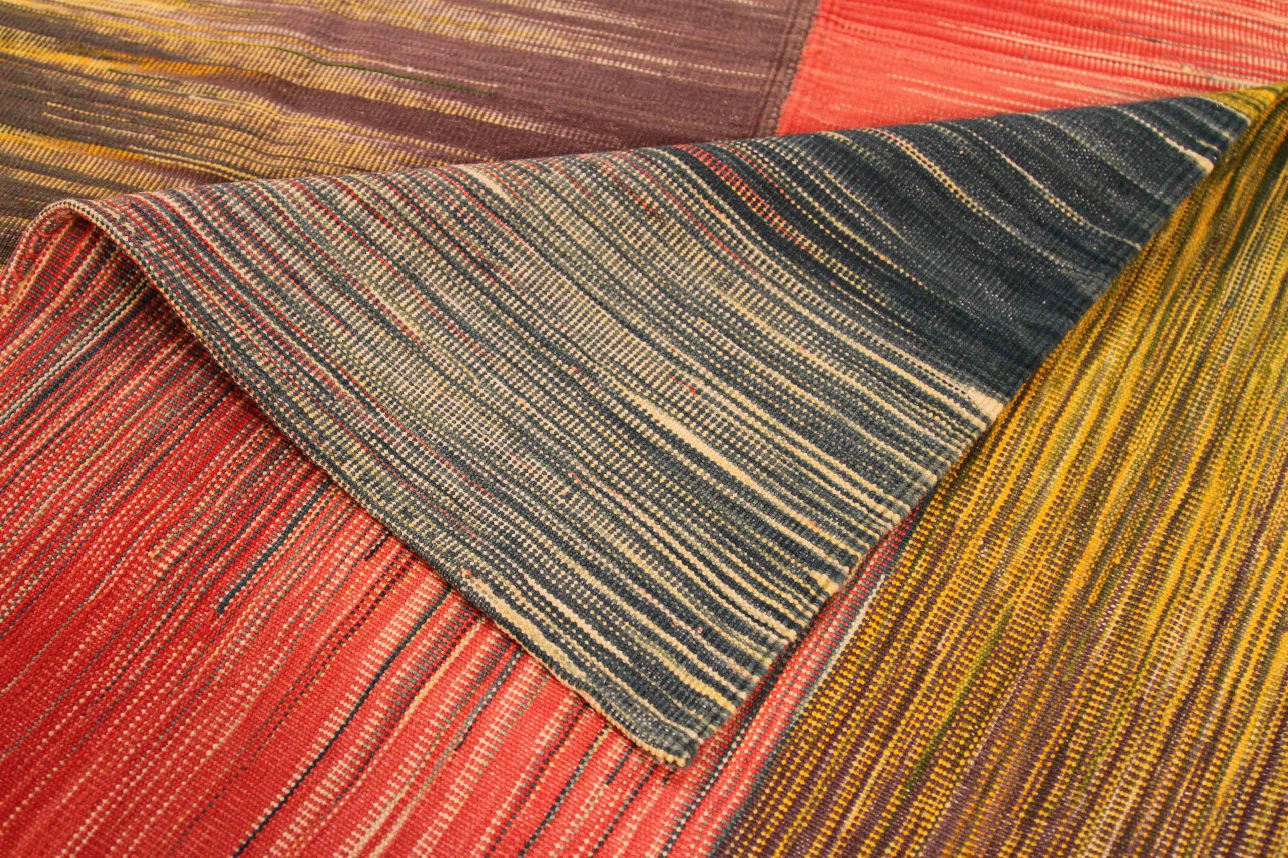 Kilim persan vers 1990 - 70151 Excellent état - En vente à Dallas, TX