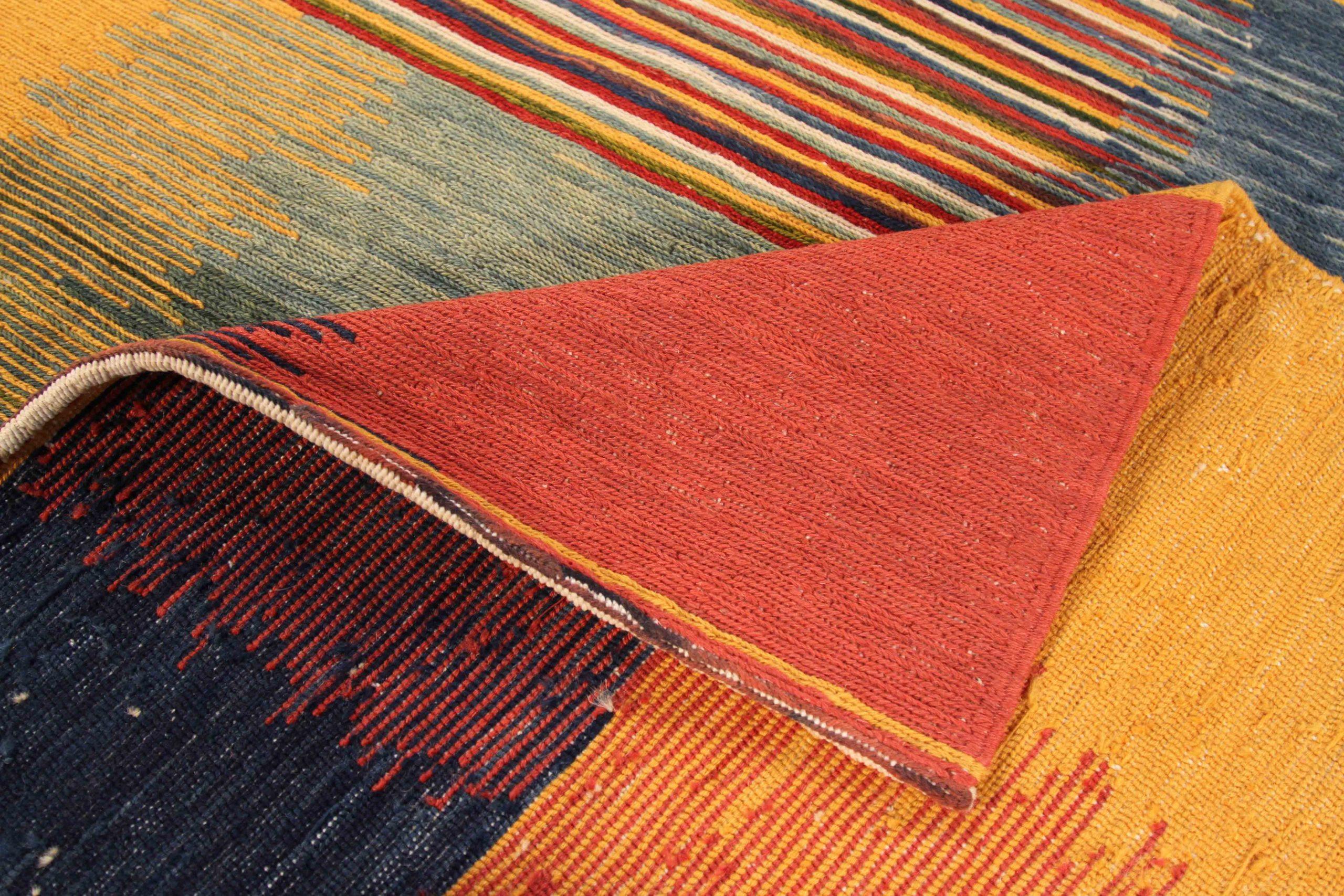 Persian Kilim Circa 1990 - 70157 In Excellent Condition For Sale In Dallas, TX