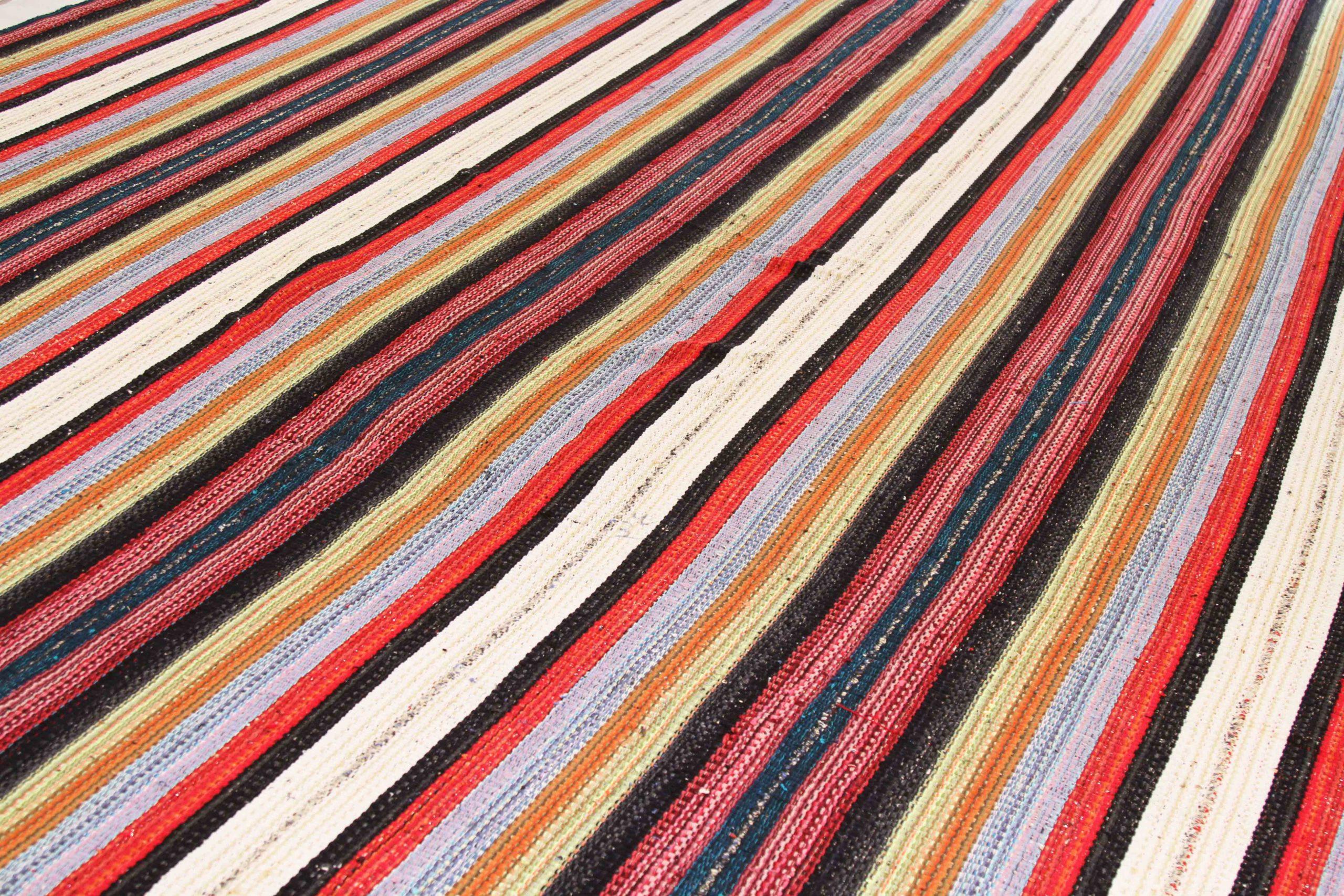 Asiatique Kilim persan vers 1990 - 70363 en vente