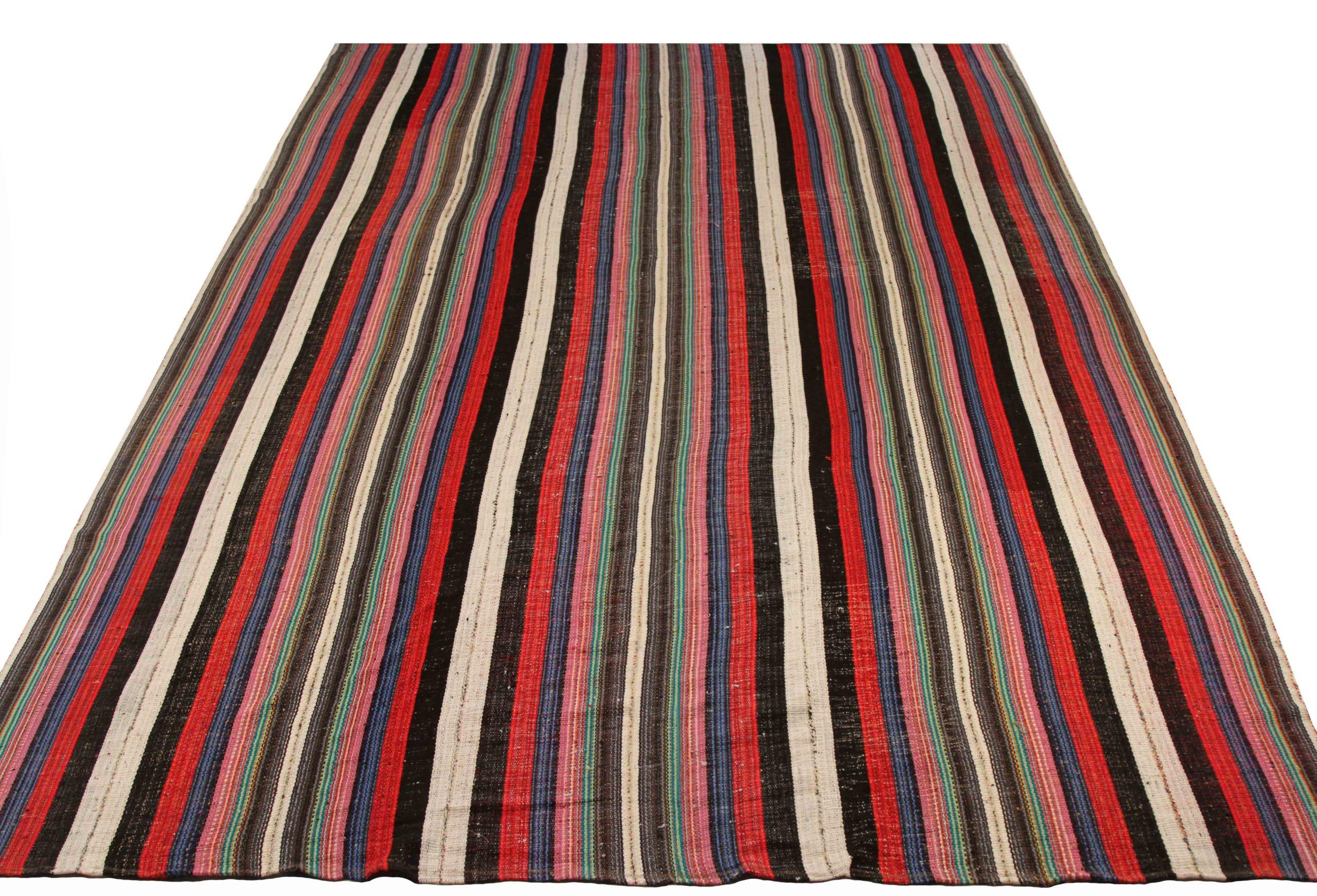 Discover the elegance of Persian Kilim featuring beautiful craftsmanship in Circa 1990. Designed with meticulous attention to detail, this exclusive design is perfect for enhancing your space.