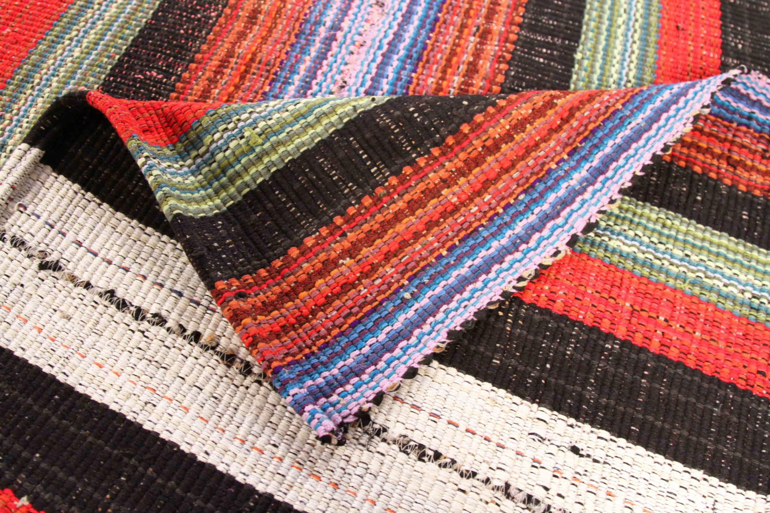Kilim persan vers 1990 - 70383 Excellent état - En vente à Dallas, TX