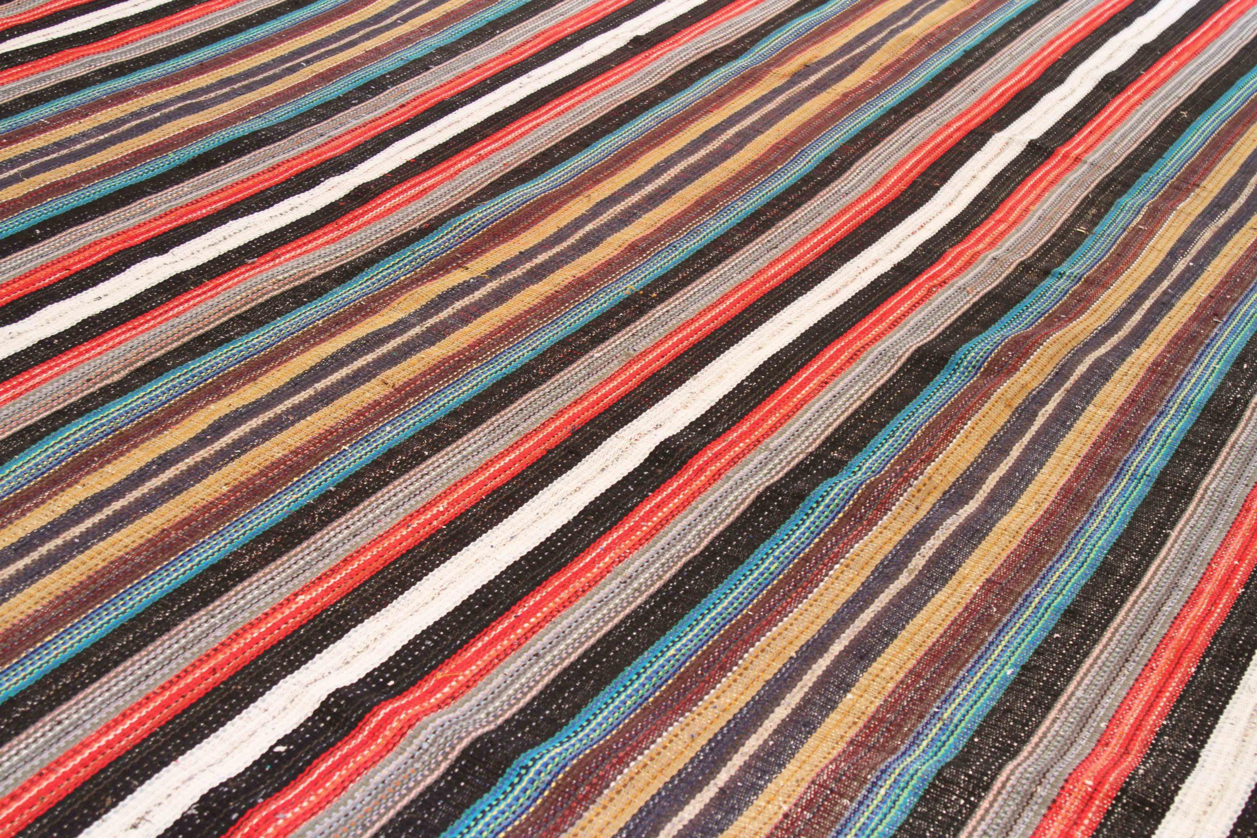 Asiatique Kilim persan vers 1990 - 70387 en vente