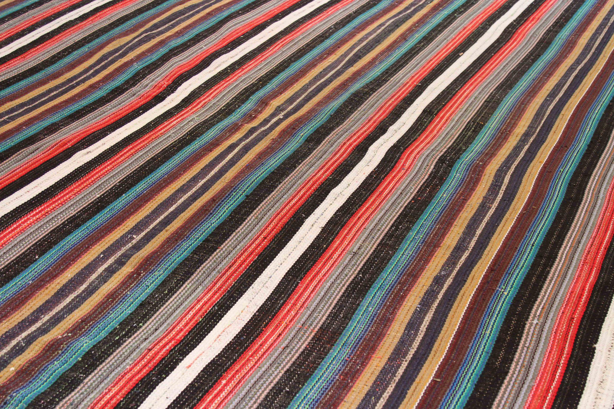 Asiatique Kilim persan vers 1990 - 70391 en vente