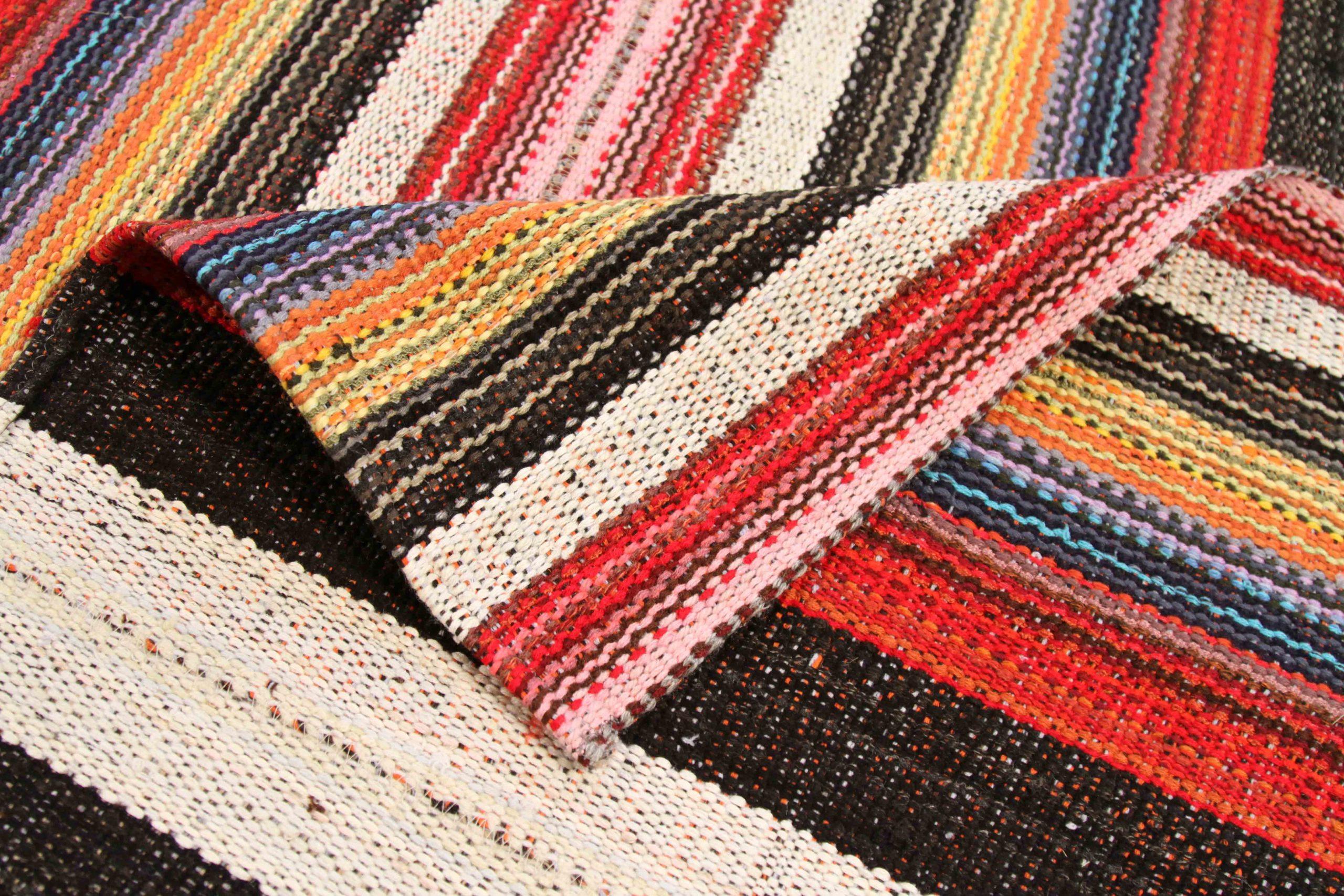 Persian Kilim Circa 1990 - 70392 In Excellent Condition For Sale In Dallas, TX