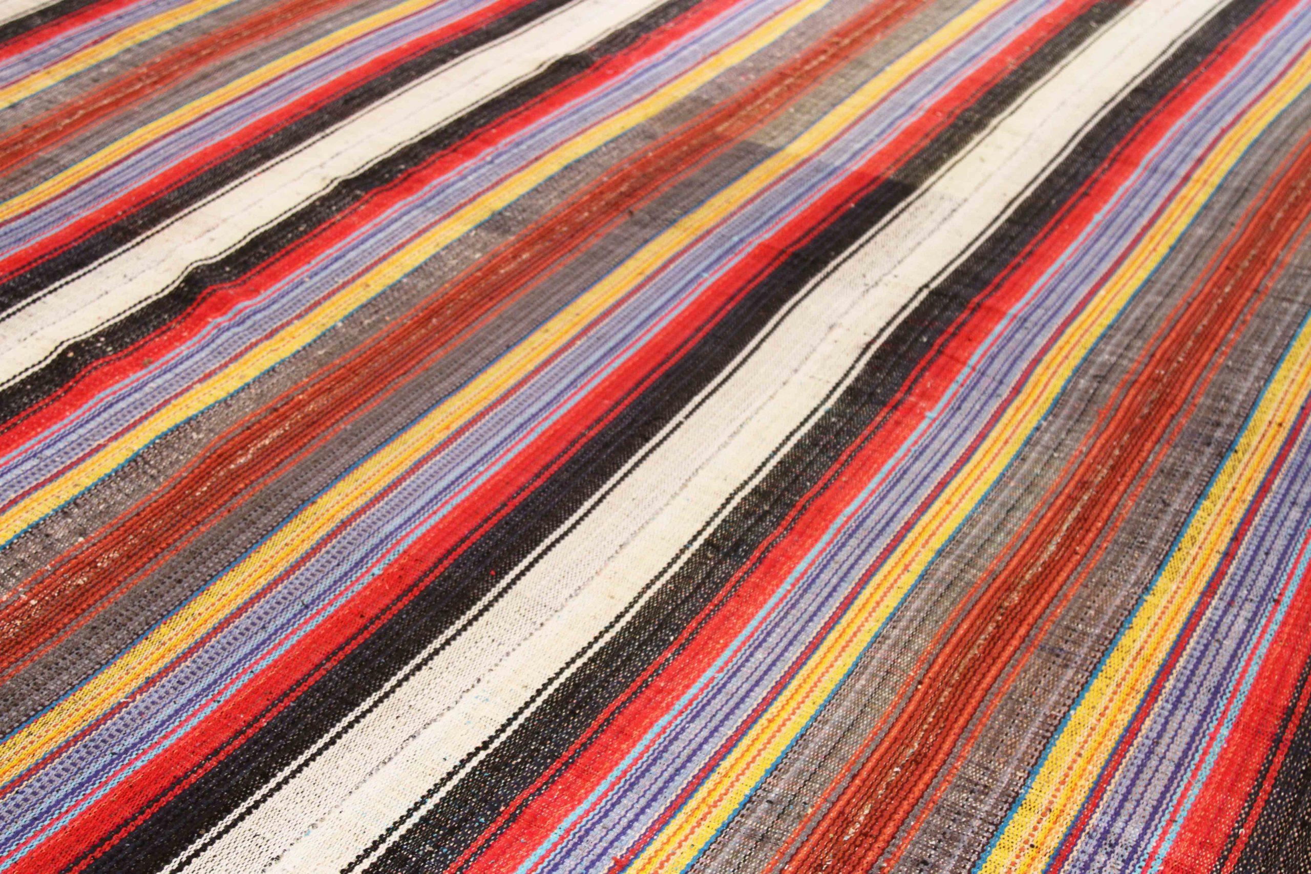 Asiatique Kilim persan vers 1990 - 70398 en vente