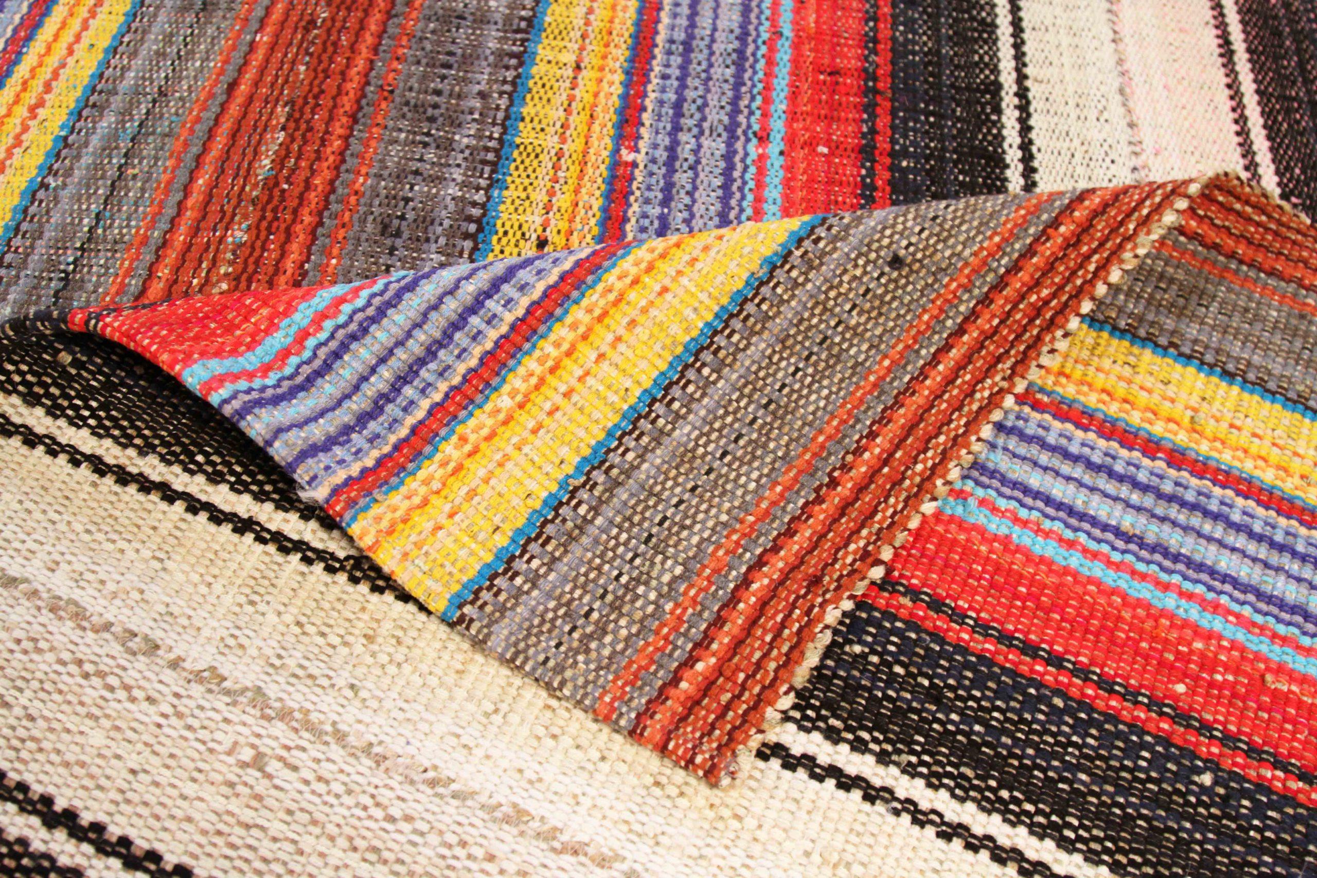 Kilim persan vers 1990 - 70398 Excellent état - En vente à Dallas, TX