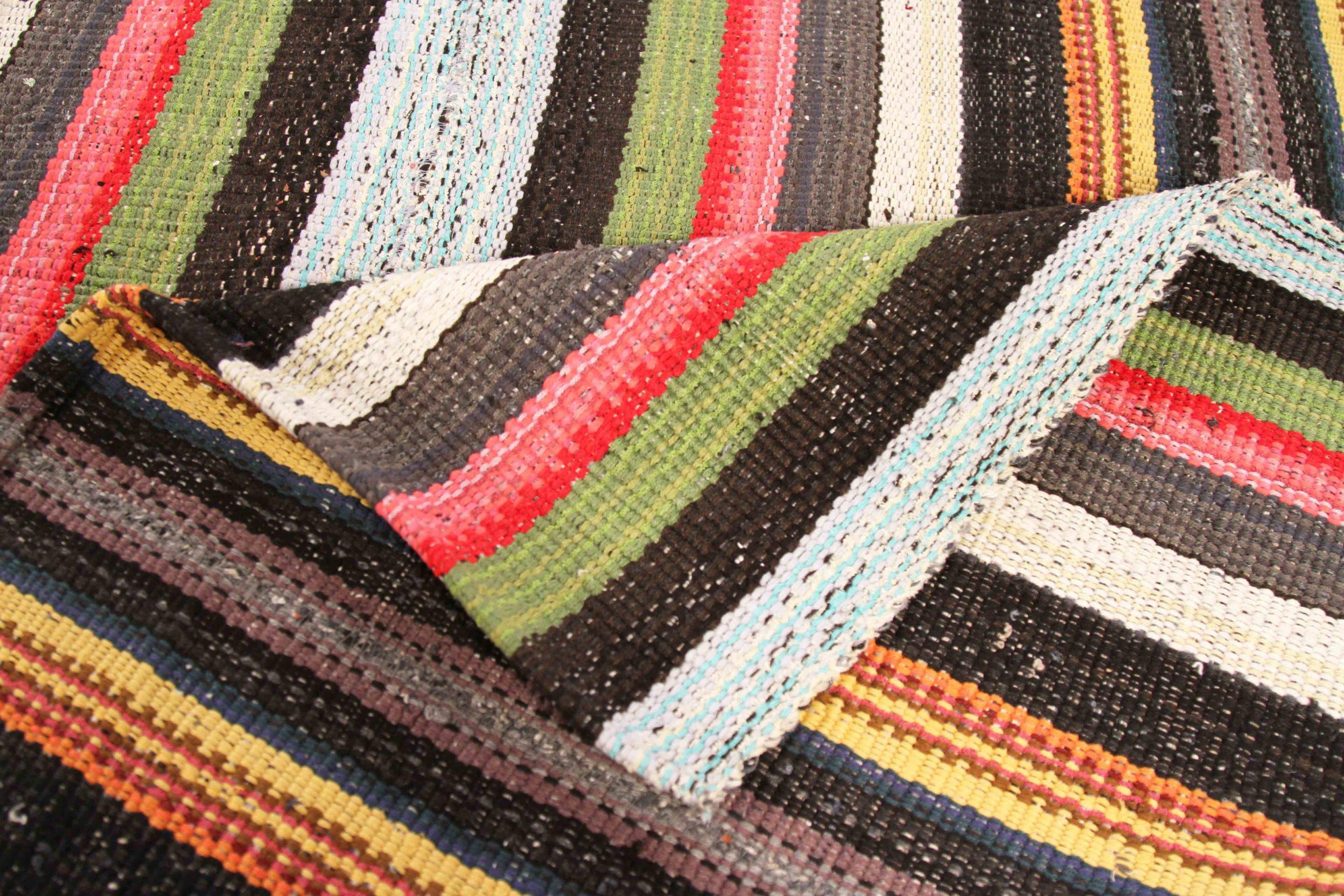 Kilim persan vers 1990 - 70399 Excellent état - En vente à Dallas, TX