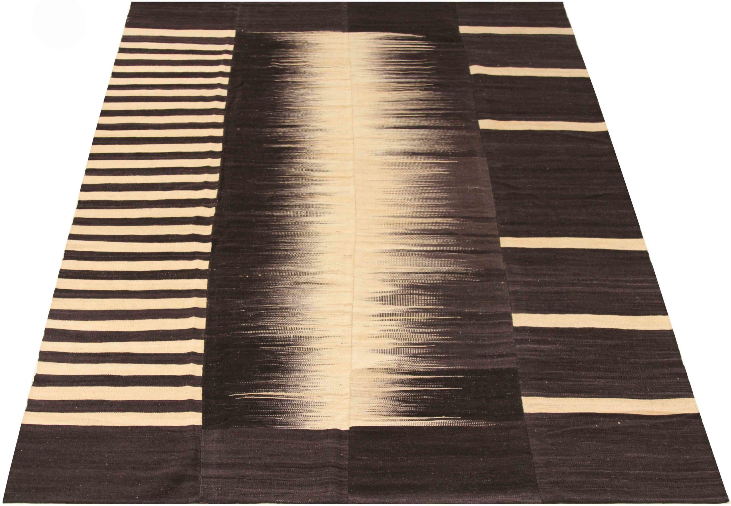 Discover the elegance of Persian Kilim featuring beautiful craftsmanship in Circa 1990. Designed with meticulous attention to detail, this exclusive design is perfect for enhancing your space.