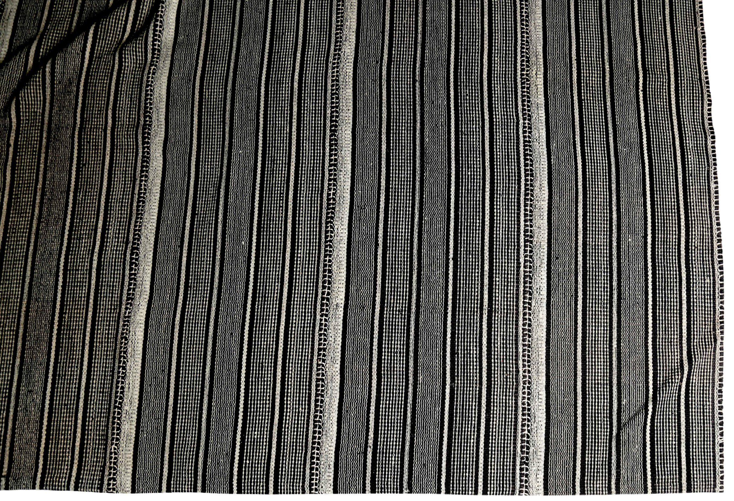 Persischer Kelim-Teppich in Übergröße Circa 1990 - Wolle Grau Elfenbein Design - 88981 (20. Jahrhundert) im Angebot