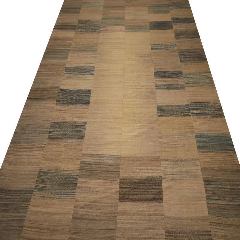 Persischer Kilim Over Size Teppich - Wolle Braun Grau Elfenbein Design - 98407 (Handgewebt) im Angebot