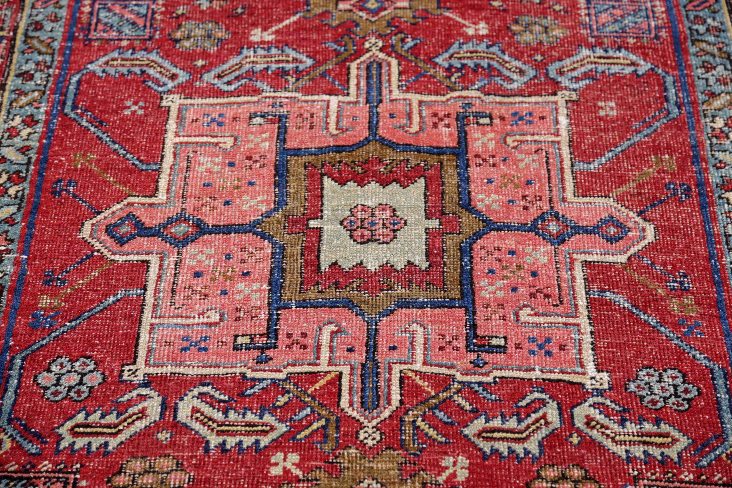 Persian Kilim Runner Rug - Wool Blue Pink Yellow Design - 91479 In Excellent Condition For Sale In Dallas, TX