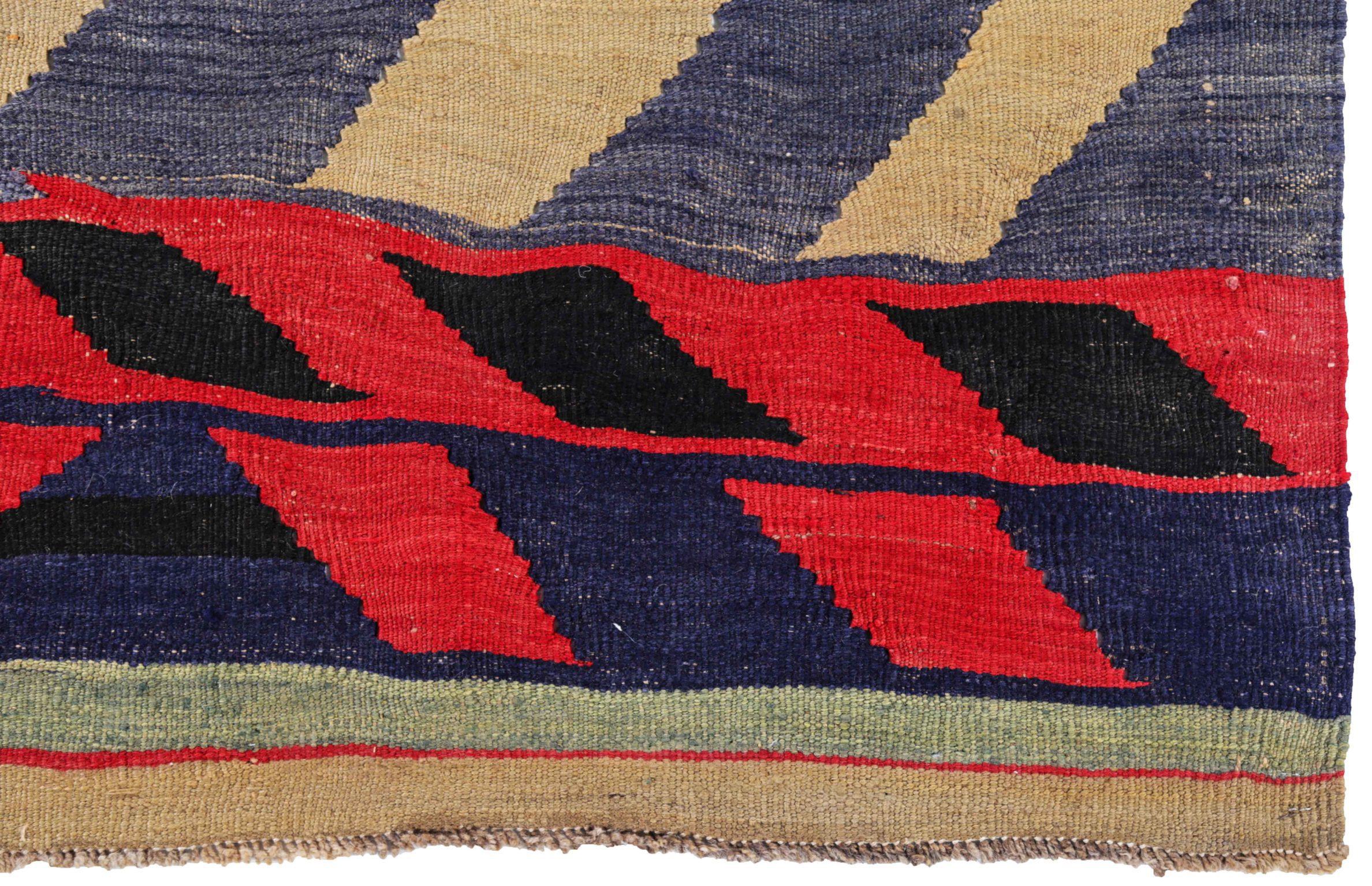 Persische Kilim Läufer Teppich Circa 1910 - Wolle Schwarz Blau Grün Rot Gelb - 91193 im Zustand „Hervorragend“ im Angebot in Dallas, TX
