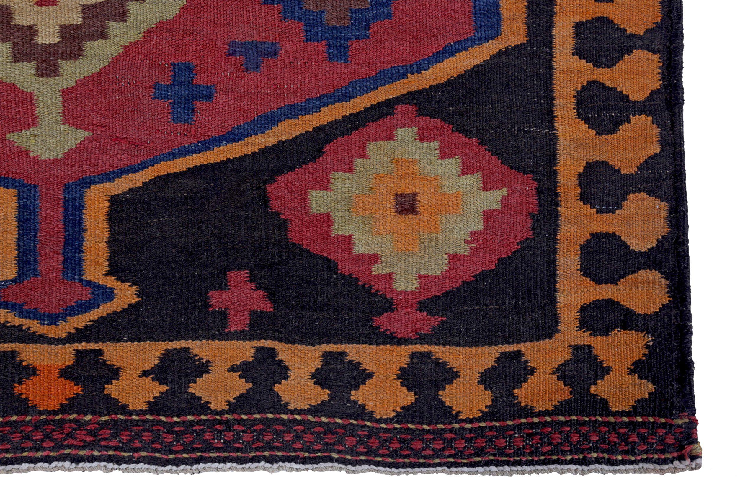 Tapis de course Kilim Persan Circa 1910 - Laine Brown Orange Pink Design - 89395 Excellent état - En vente à Dallas, TX