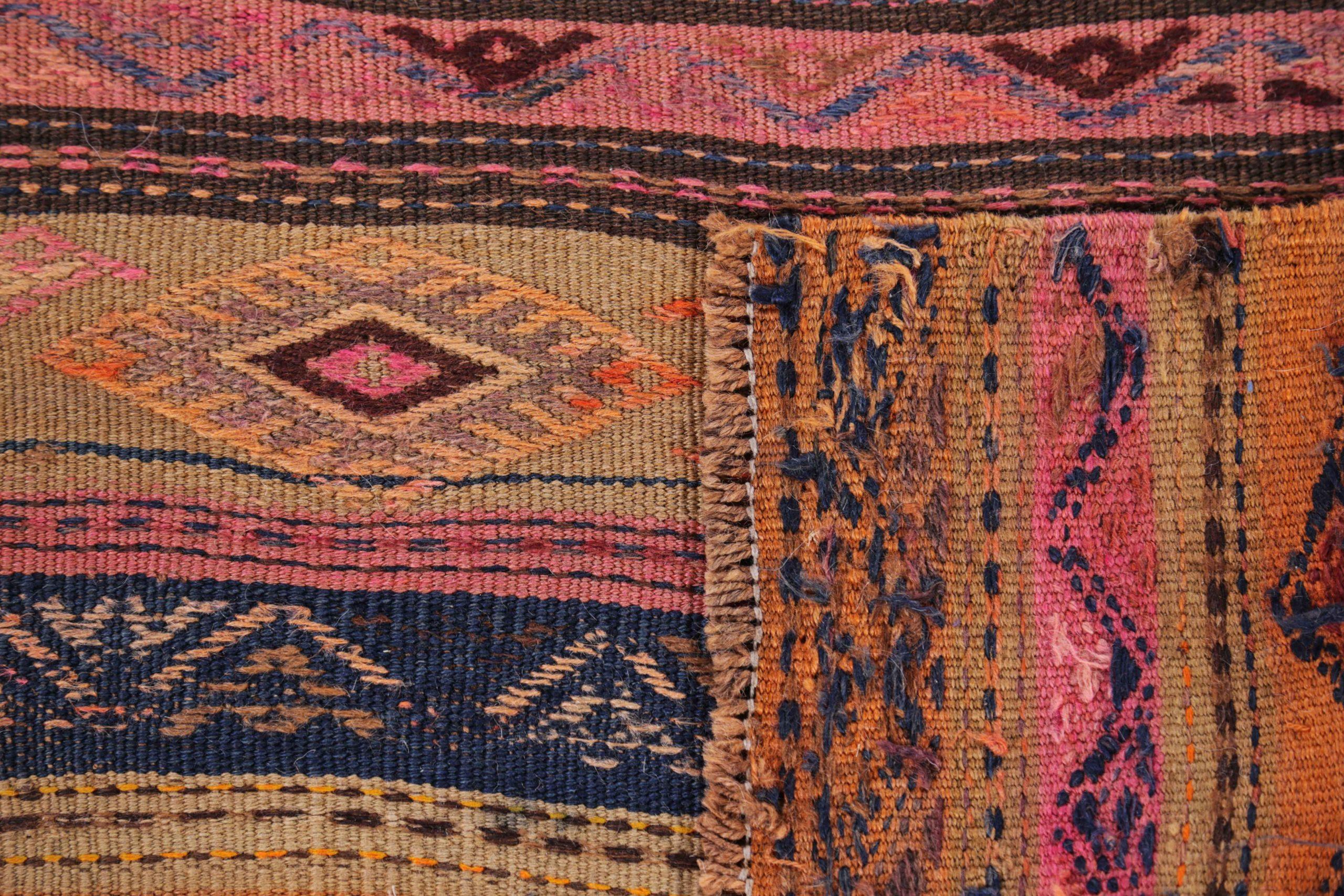 Persische Kilim Läufer Teppich CIRCA 1910 - Wolle Orange Rosa Gelb Design - 91541 im Zustand „Hervorragend“ im Angebot in Dallas, TX