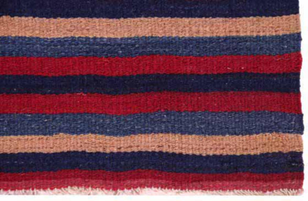 Persischer Kelim-Teppich Circa 1910 - Wolle Schwarz Blau Elfenbein Rosa Rot - 91439 im Zustand „Hervorragend“ im Angebot in Dallas, TX