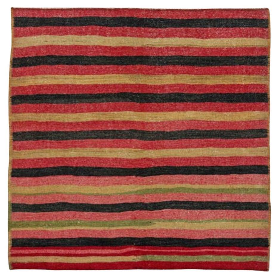 Persische Kilim Small Rug CIRCA 1910 - Wolle Schwarz Grün Rot Gelb Design - 91243 im Angebot