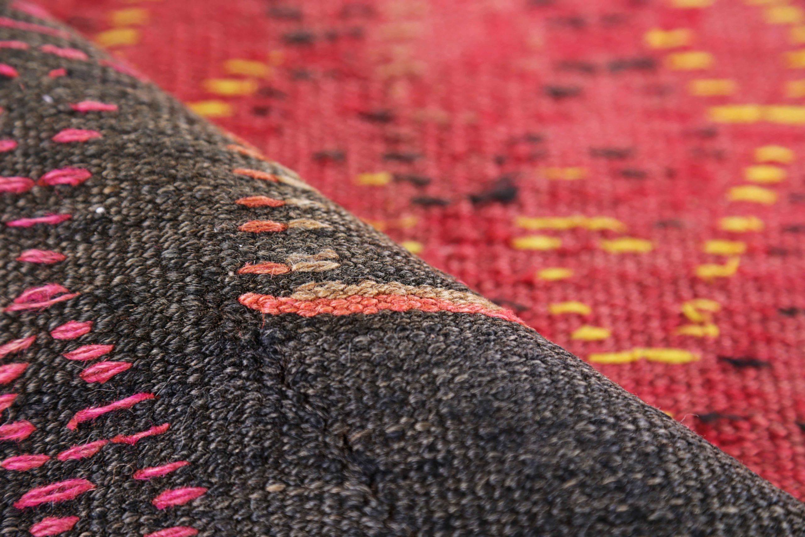 20ième siècle Rug & Kilim Kilim Persan Circa 1910 - Laine Noir Rouge Jaune Circa Design - 91426 en vente