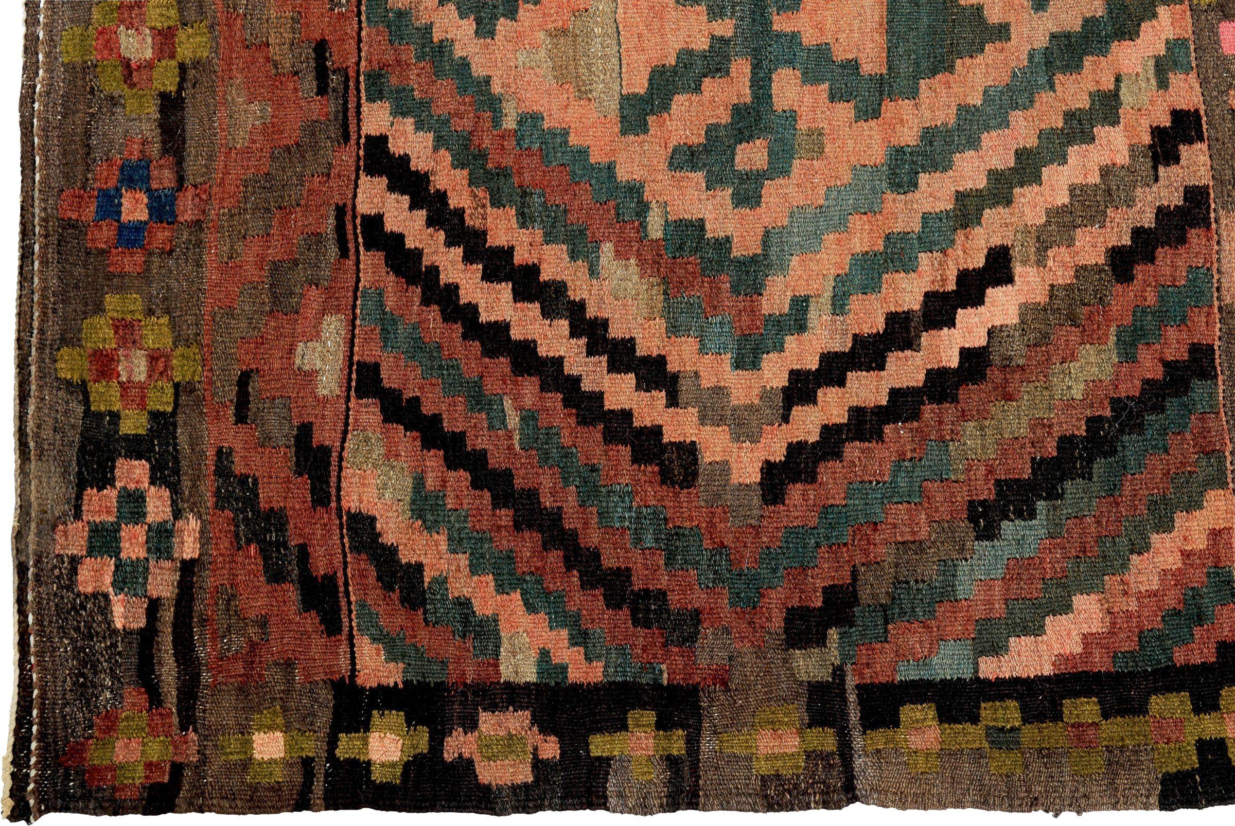 Persischer Kelim-Teppich Circa 1910 - Wolle Blau Grün Rosa Design - 89342 im Zustand „Hervorragend“ im Angebot in Dallas, TX