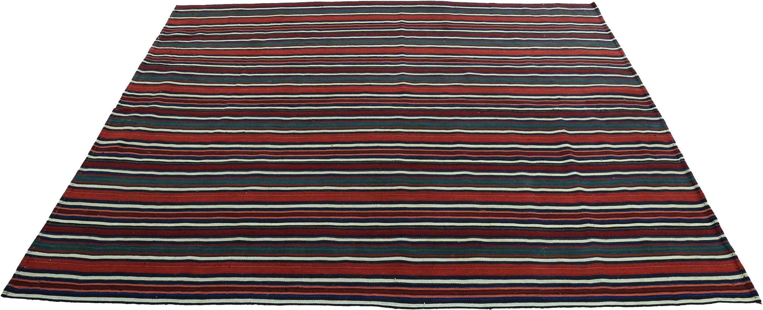 Entdecken Sie die Eleganz eines persischen Kilims mit einem kleinen Teppich von CIRCA 1910. Dieses exklusive Design aus Wolle und Blau-Elfenbein-Rot ist perfekt, um Ihren Raum zu verschönern.
