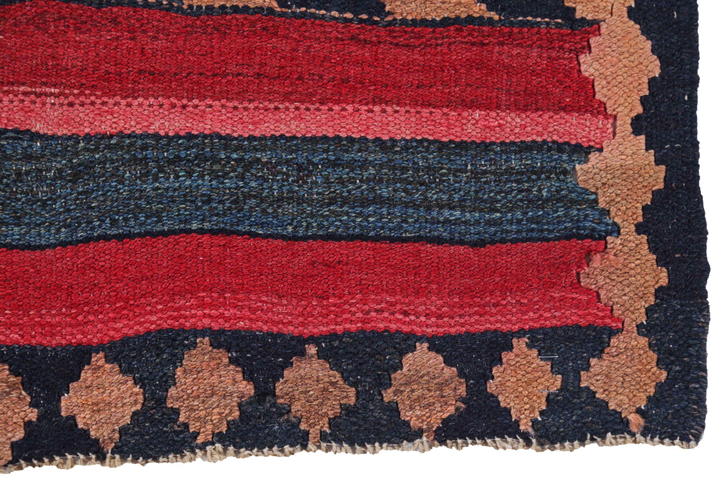 Petit tapis persan Kilim vers 1910 - Design en laine bleu ivoire rouge jaune - 91467 Excellent état - En vente à Dallas, TX