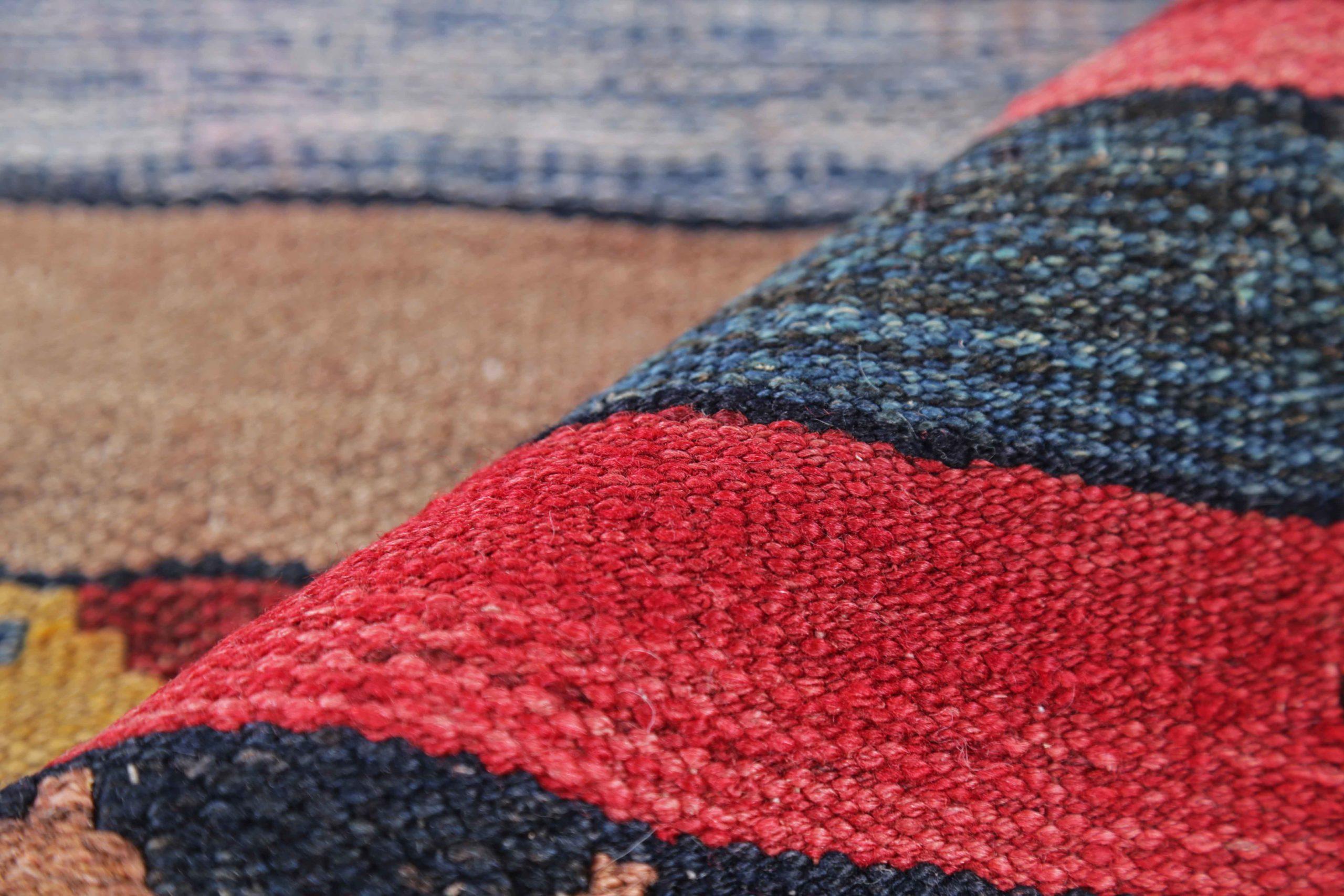 20ième siècle Petit tapis persan Kilim vers 1910 - Design en laine bleu ivoire rouge jaune - 91467 en vente