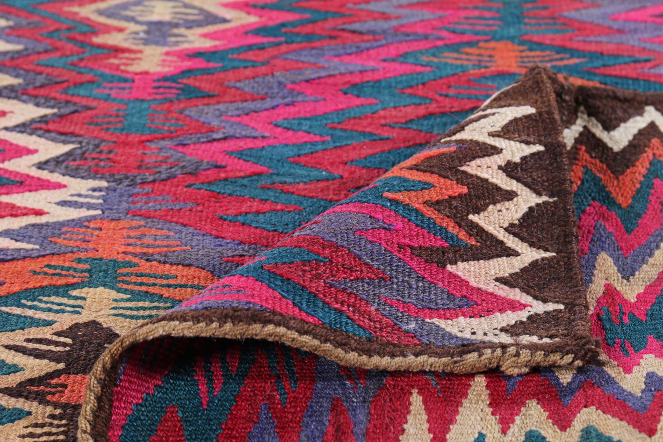 20ième siècle Petit tapis persan Kilim datant d'environ 1910, motif en laine bleu orange rose - 89377 en vente
