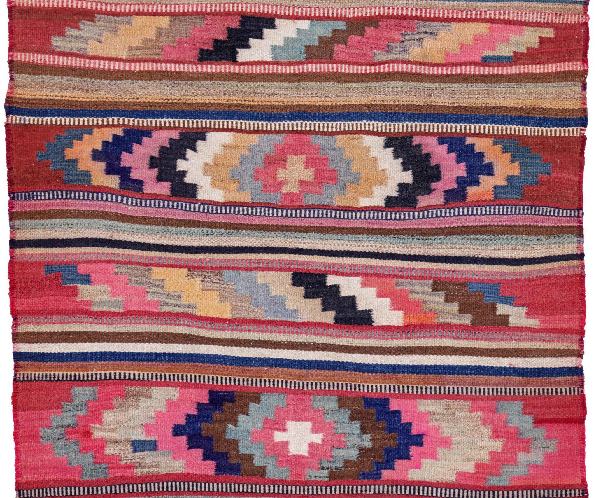 Persischer Kilim Small Rug CIRCA 1910 - Wolle Blau Rosa Rot Gelb Design - 91360 (Asiatisch) im Angebot