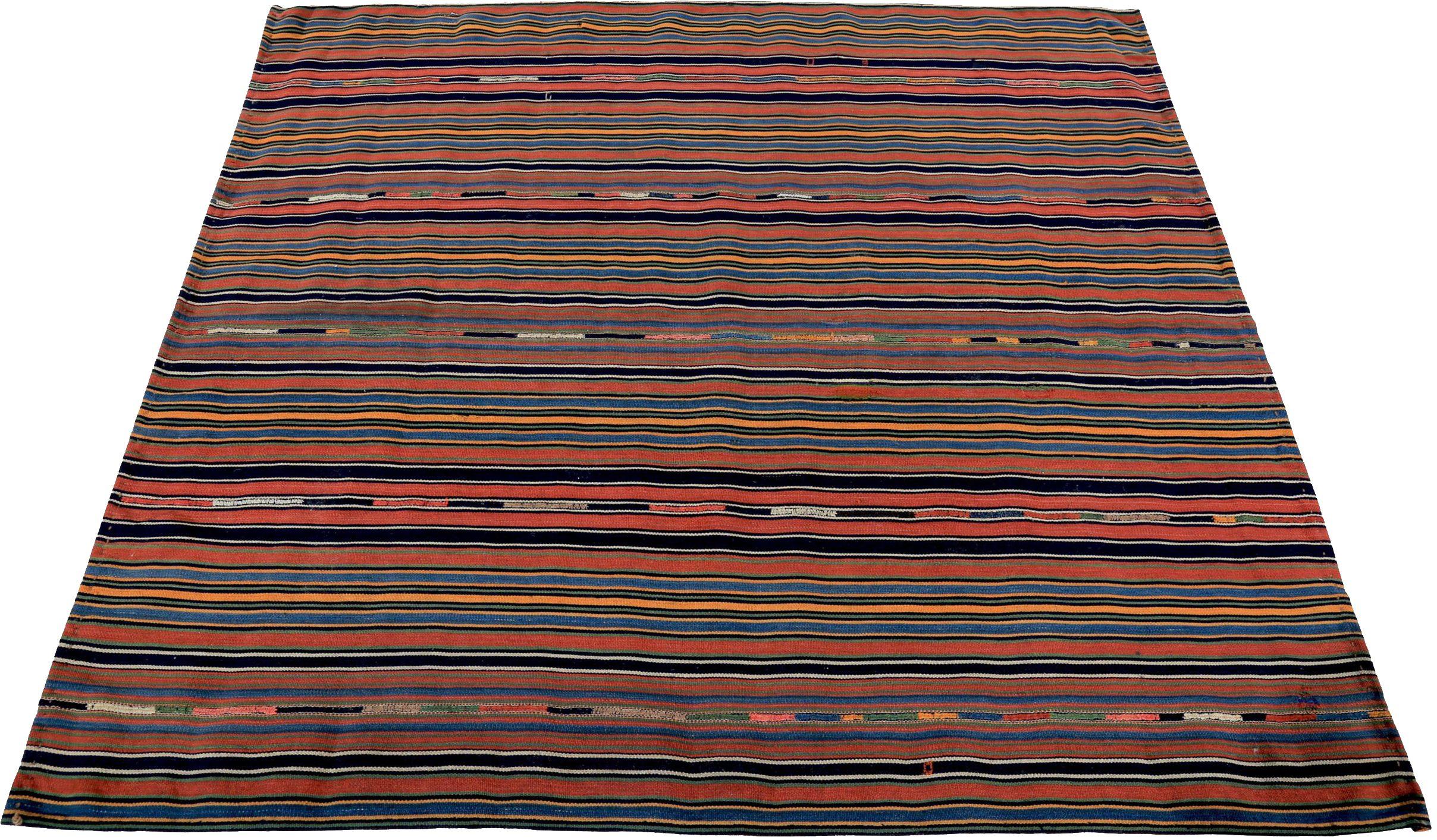 Entdecken Sie die Eleganz eines persischen Kilims mit einem kleinen Teppich von CIRCA 1910. Dieses exklusive Design aus Wolle und BlauRotGelb ist perfekt, um Ihren Raum zu verschönern.