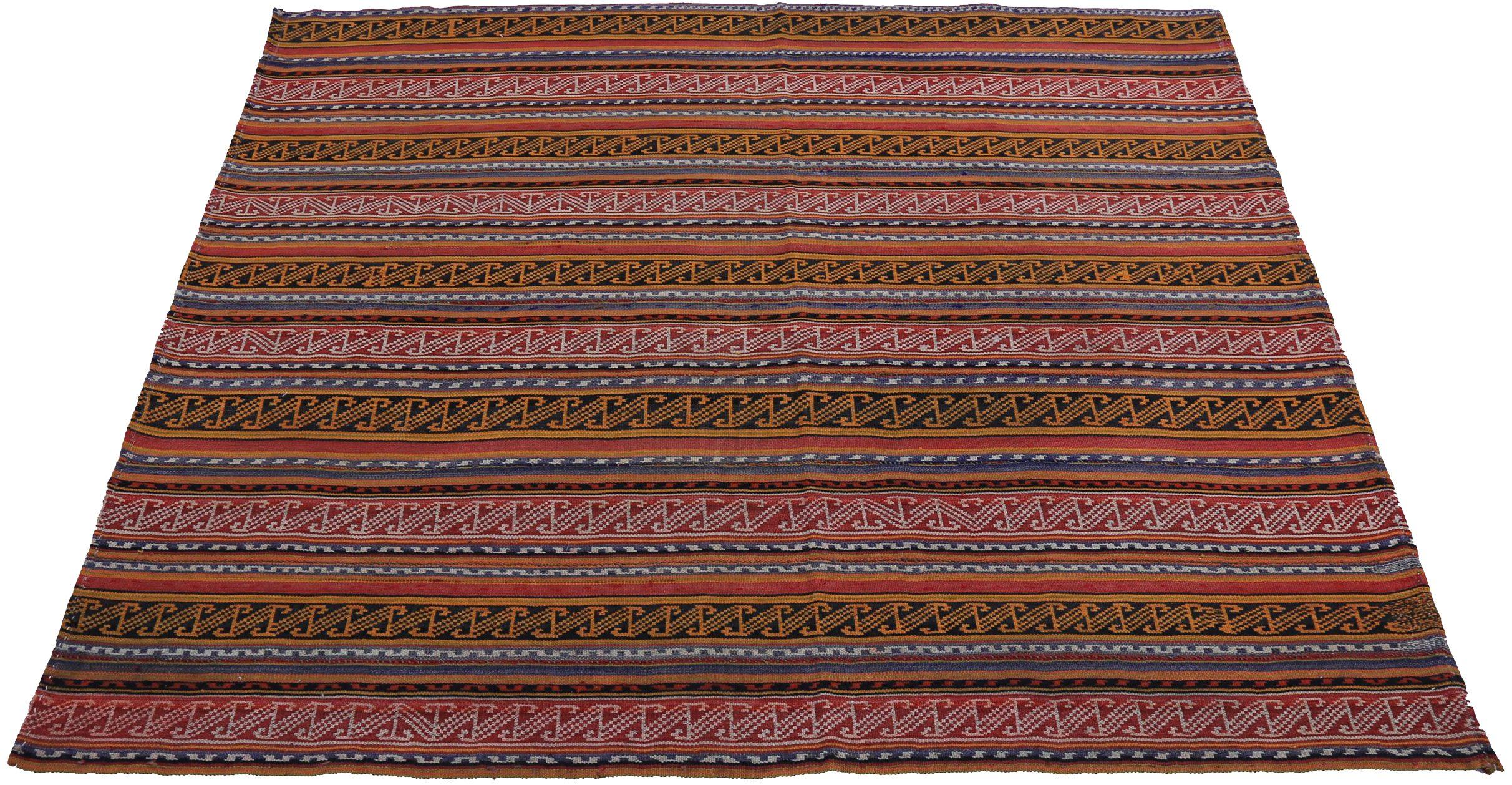 Découvrez l'élégance du Rug & Kilim persan présentant un petit tapis de Circa 1910. Conçu avec Wool et BlueRedYellow, ce design exclusif est parfait pour mettre en valeur votre espace.