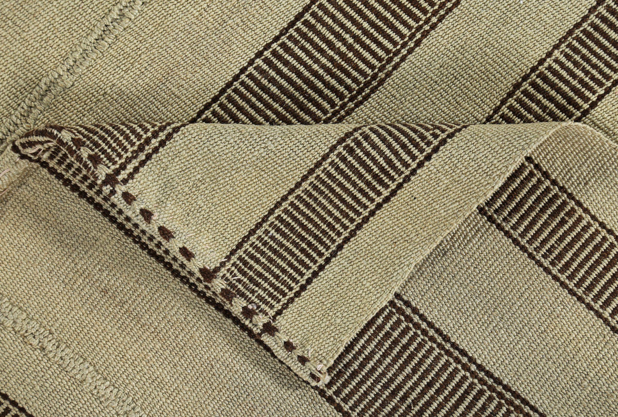 20th Century Persian Kilim Small Rug Circa 1910 - Wool Brown Ivory Design - 89549 For Sale