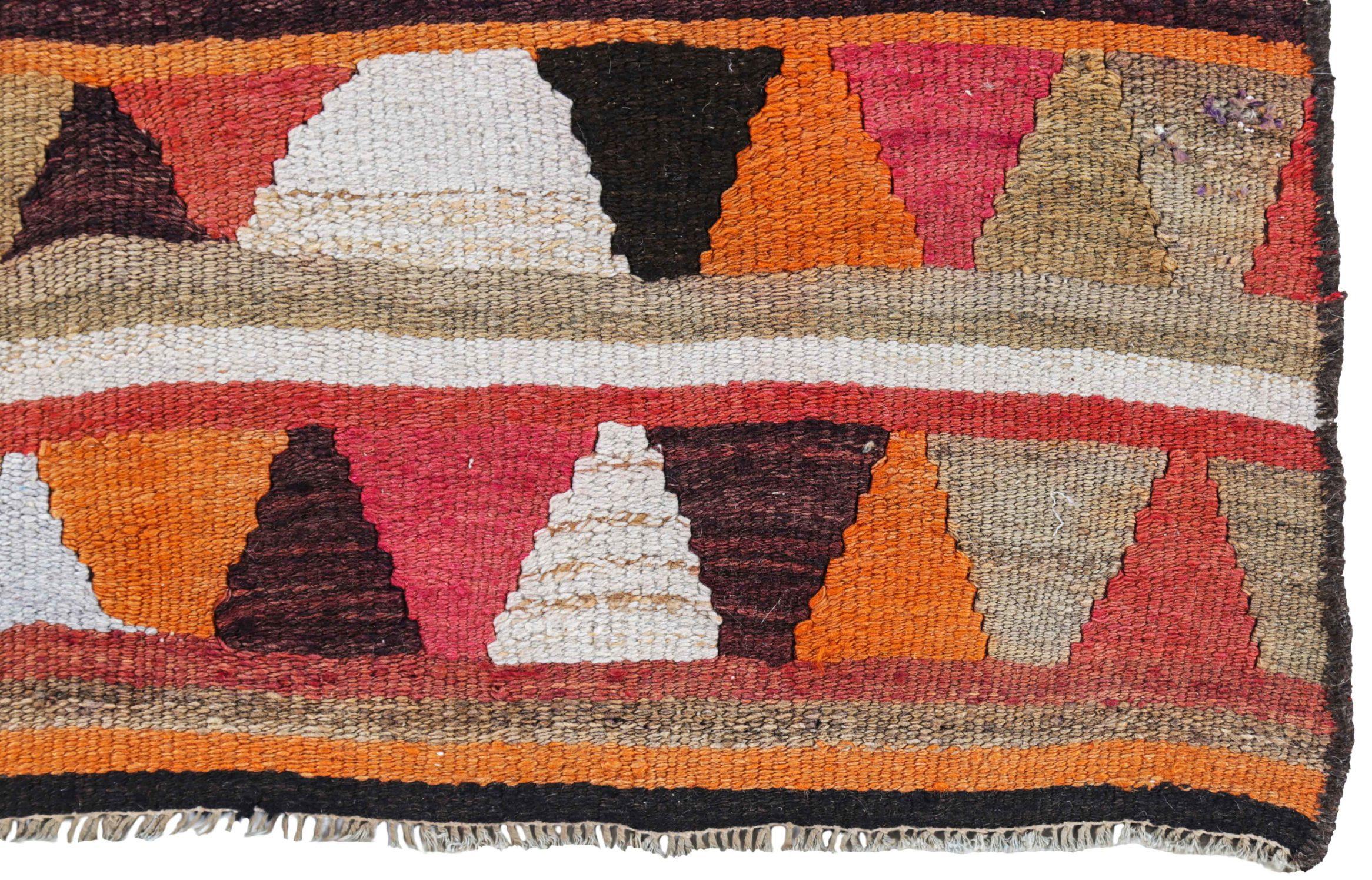 Rug & Kilim Persan Circa 1910 - Laine Brown Ivory Orange Pink Design - 91238 Excellent état - En vente à Dallas, TX