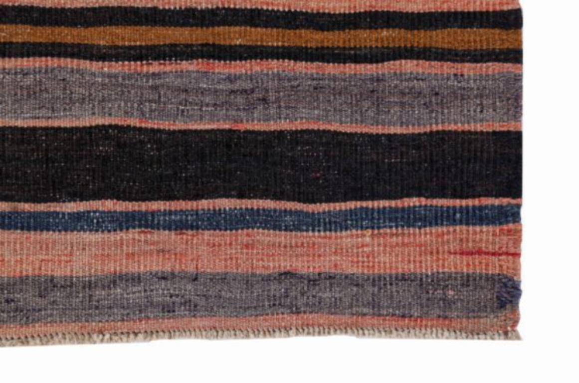 Rug & Kilim Persan Circa 1910 - Laine Brown Ivory Pink Design - 91345 Excellent état - En vente à Dallas, TX