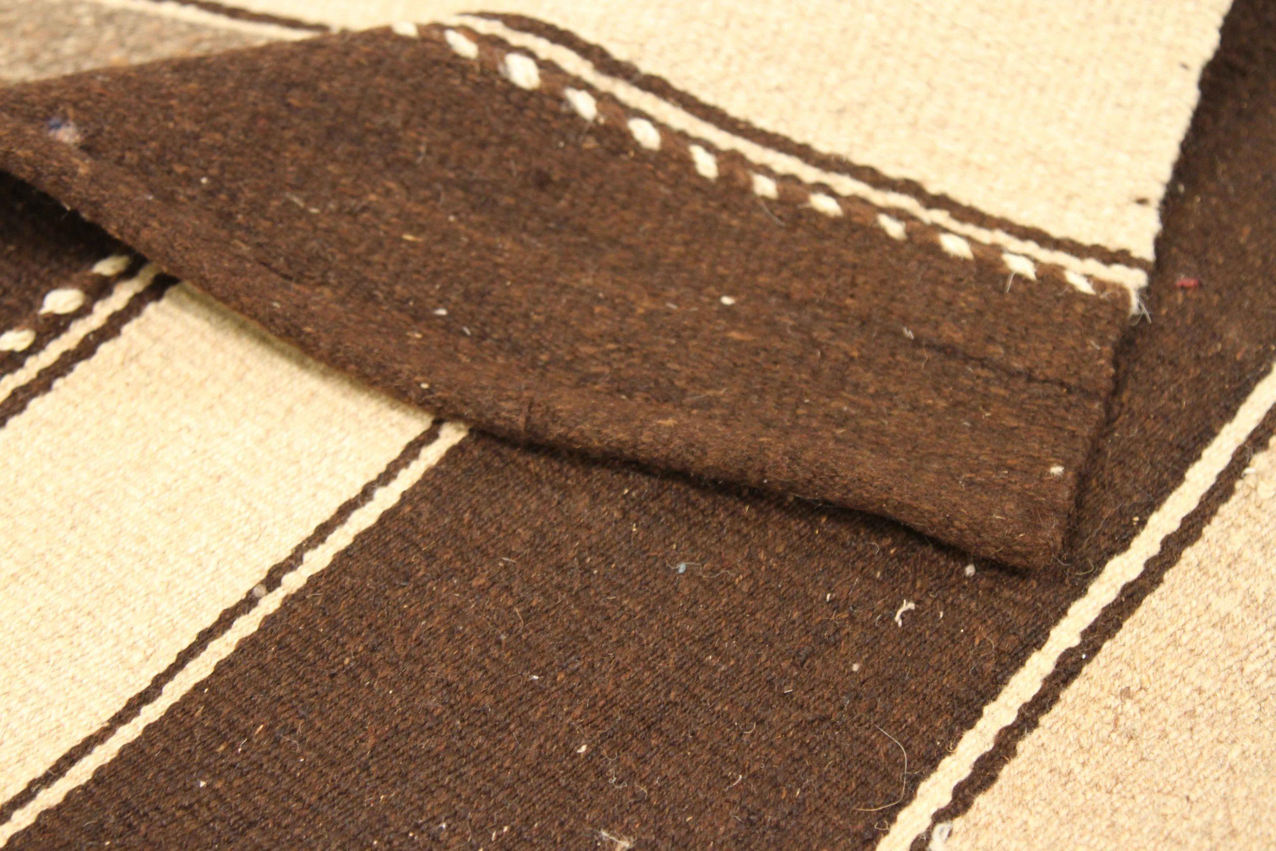 Rug & Kilim Kilim Persan Circa 1910 - Laine Brown Ivoire Taupe 74167 Excellent état - En vente à Dallas, TX