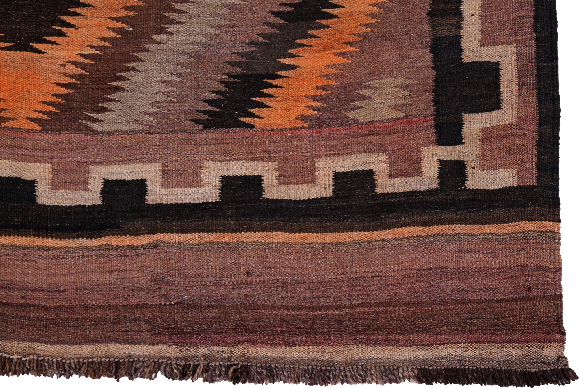Persischer Kilim Kleiner Teppich CIRCA 1910 - Wolle Braun Orange Rosa Design - 89429 im Zustand „Hervorragend“ im Angebot in Dallas, TX
