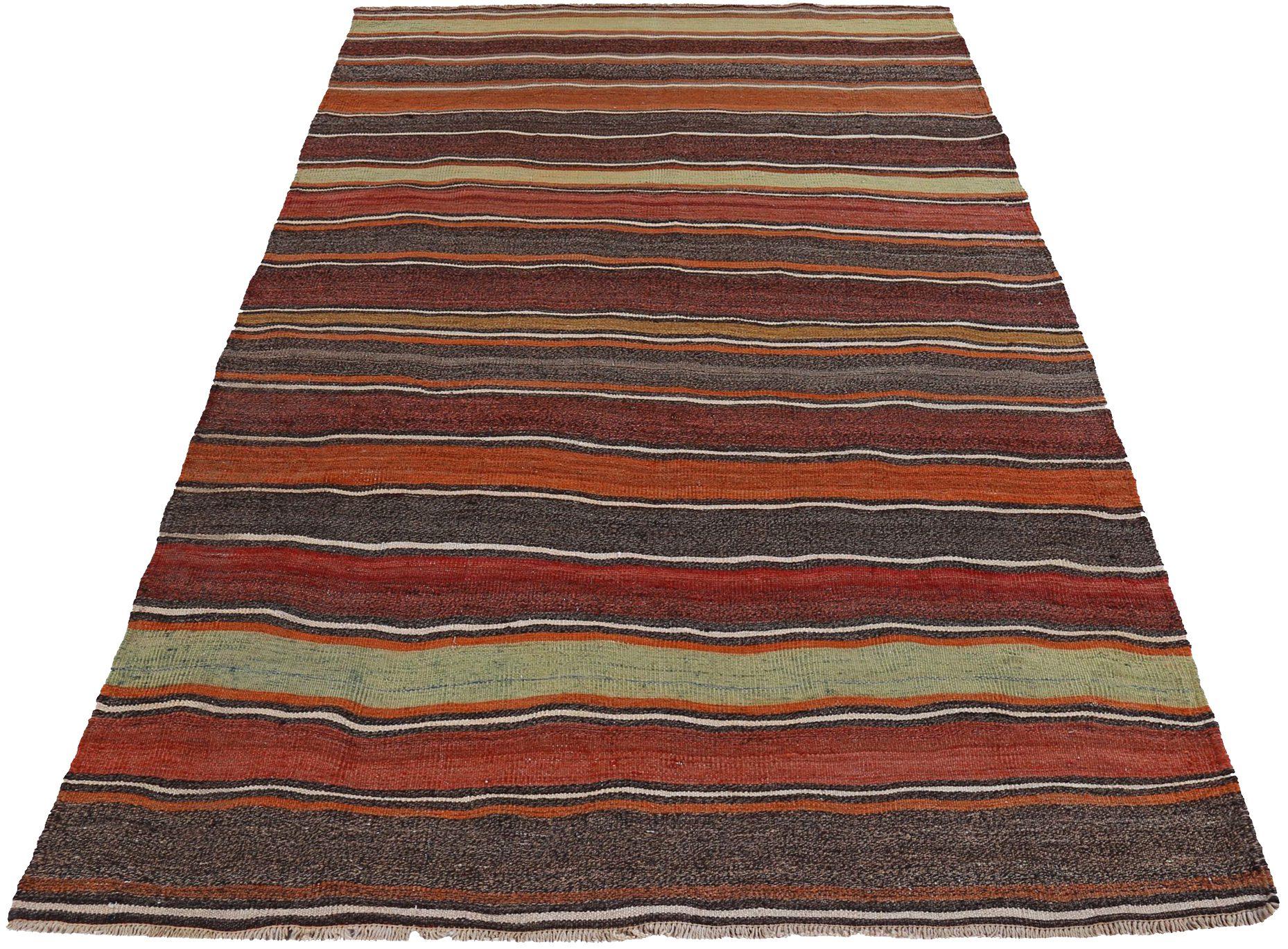 Entdecken Sie die Eleganz eines persischen Kilims mit einem kleinen Teppich von CIRCA 1910. Dieses exklusive Design aus Wolle und BraunOrangeRotGelb ist perfekt, um Ihren Raum zu verschönern.