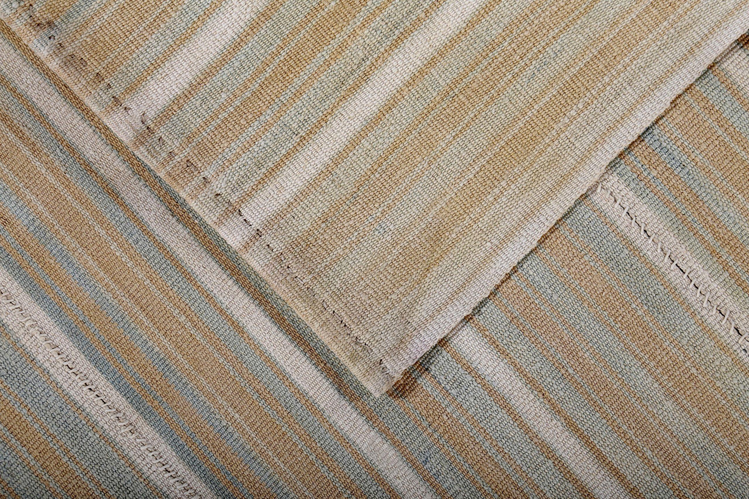 20ième siècle Petit tapis persan Kilim vers 1910 - Laine ivoire taupe jaune motif jaune - 89296 en vente