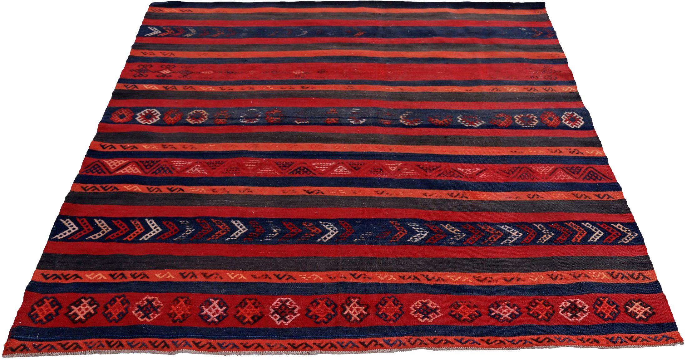 Scopri l'eleganza del Rug & Kilim persiano, caratterizzato da un piccolo tappeto del 1910. Progettato con lana e blu navy/arancio, questo design esclusivo è perfetto per valorizzare il tuo spazio.