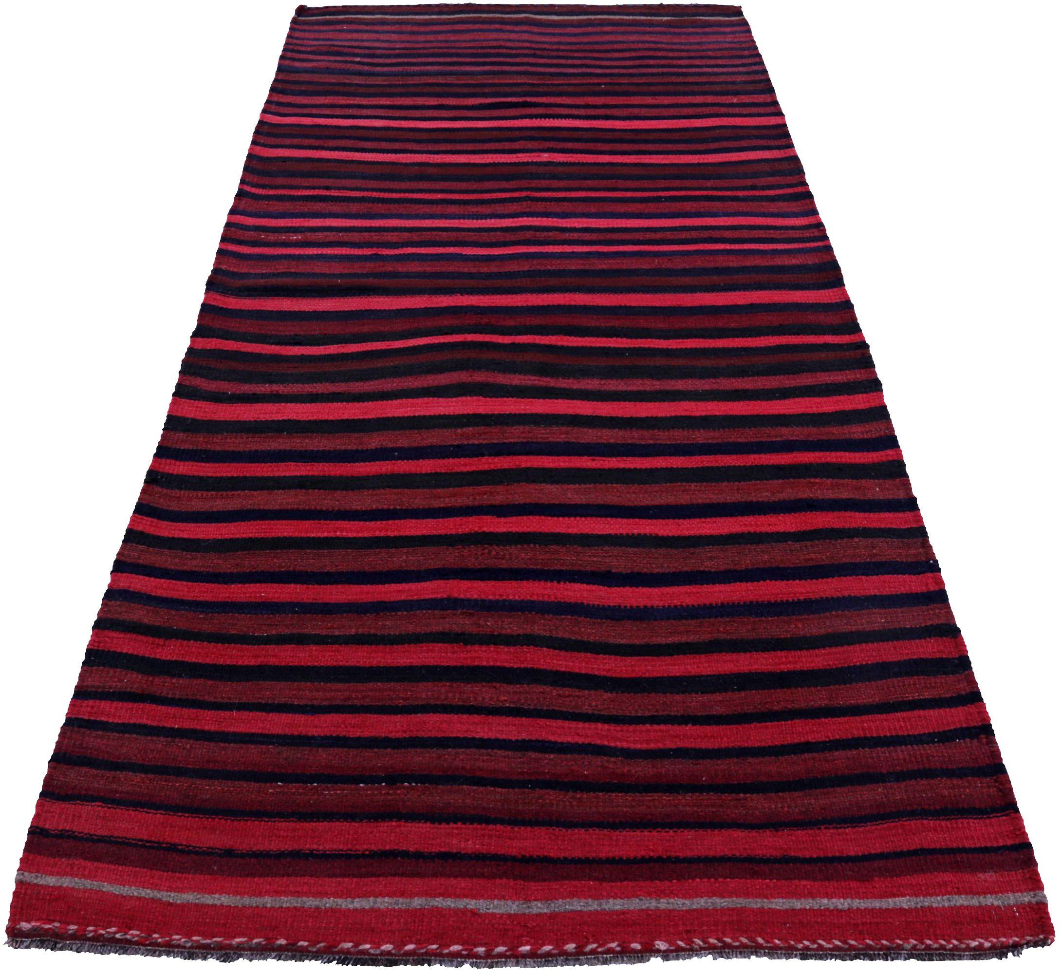 Entdecken Sie die Eleganz eines persischen Kilims mit einem kleinen Teppich von CIRCA 1910. Dieses exklusive Design aus Wolle und Navy BluePink ist perfekt, um Ihren Raum zu verschönern.