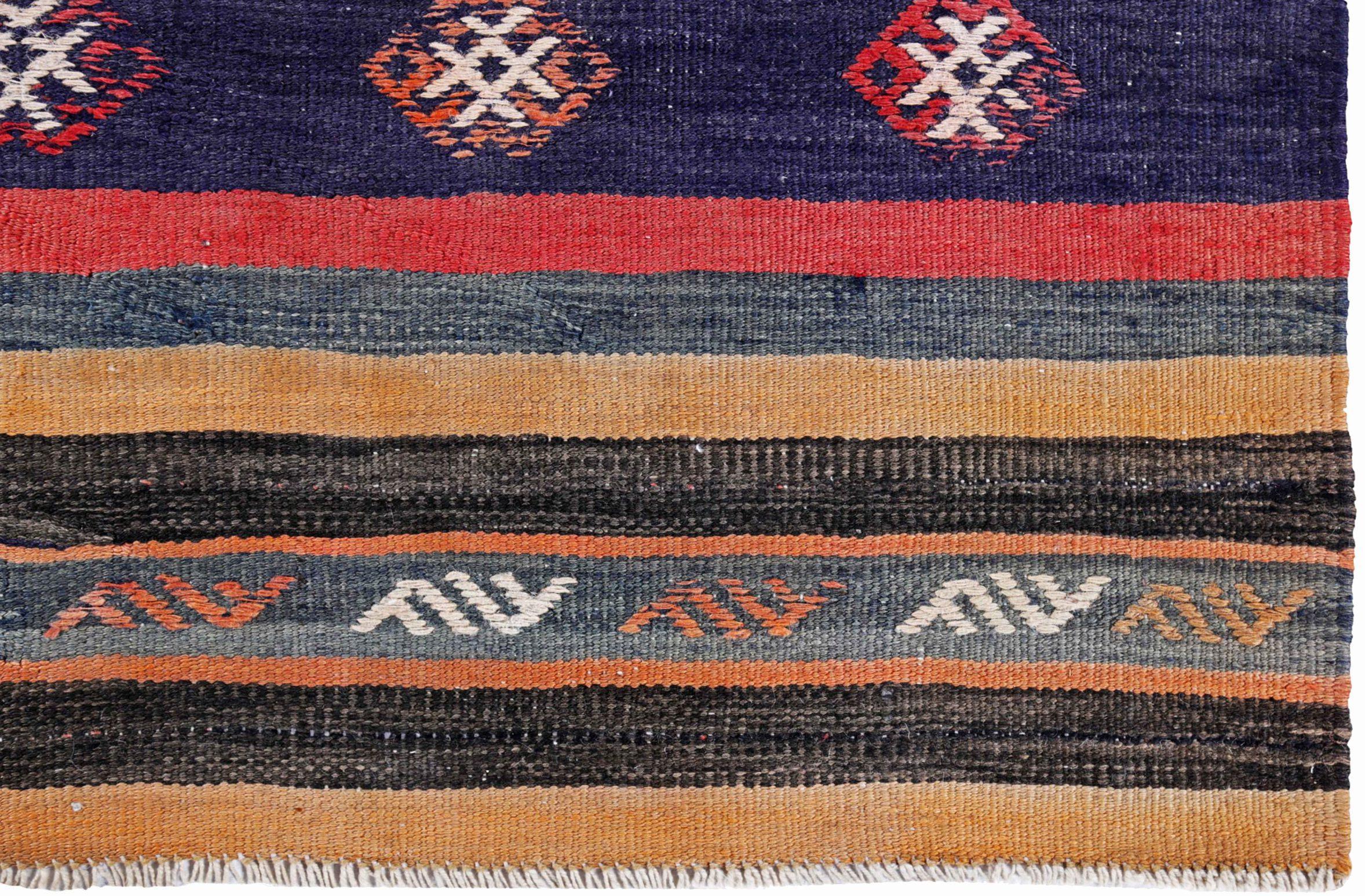 20ième siècle Petit tapis persan Kilim datant d'environ 1910 - Design en laine orange rose jaune - 91135 en vente