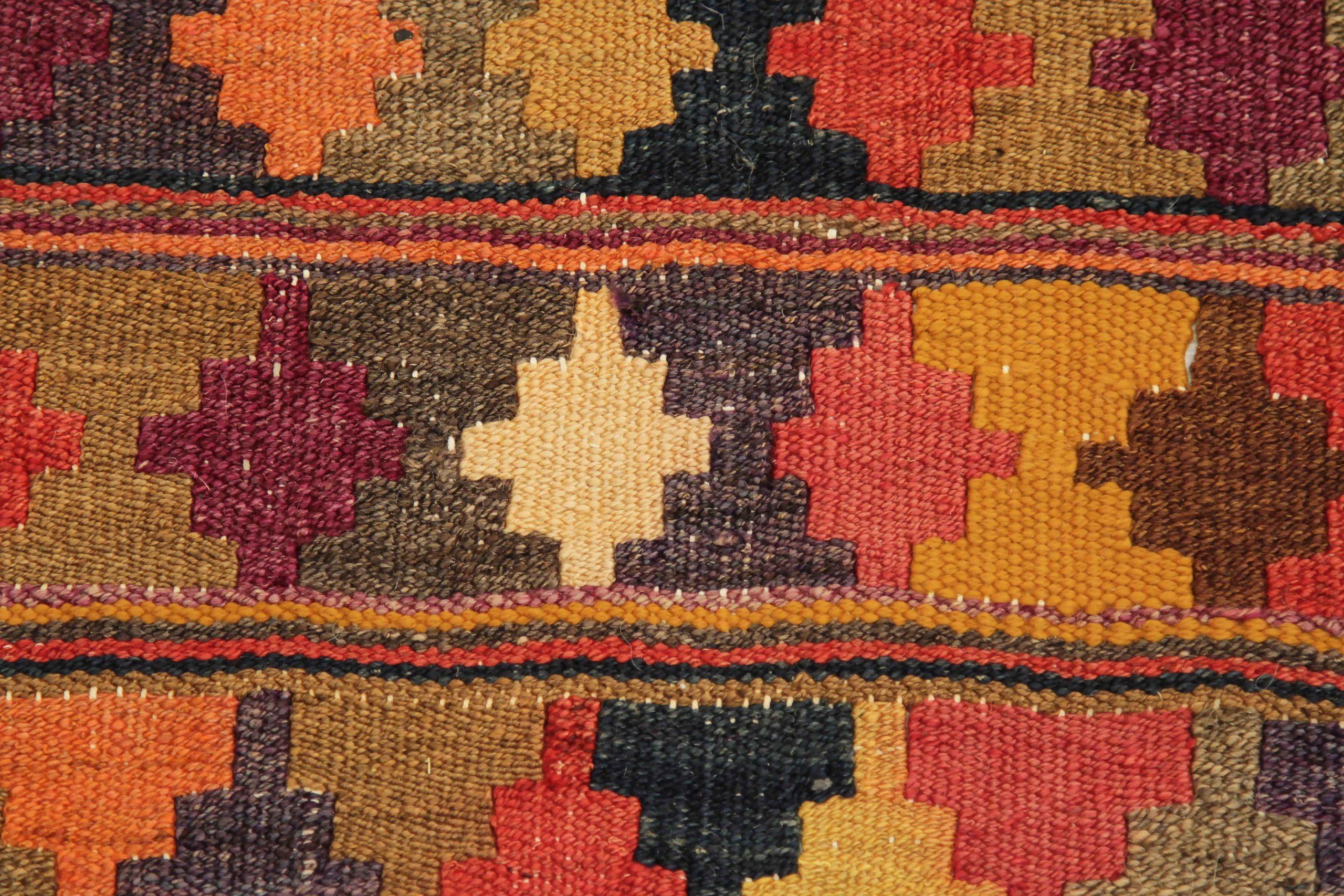 20ième siècle Petit tapis persan Kilim datant d'environ 1910, motif de revers jaune orange en laine - 89208 en vente