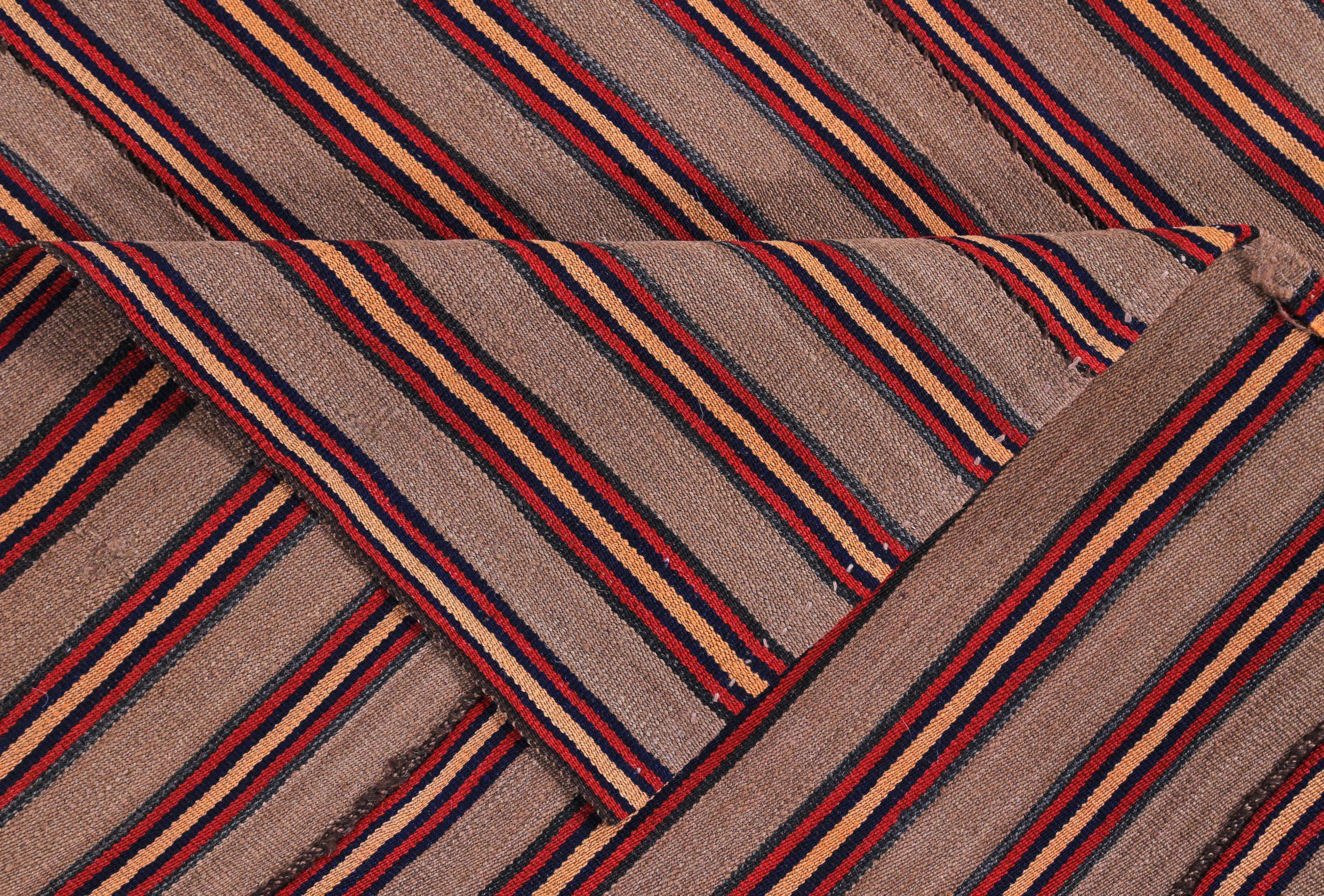 Persischer Kilim Small Rug CIRCA 1910 - Wolle Rosa Rot Gelb Design - 89478 im Zustand „Hervorragend“ im Angebot in Dallas, TX