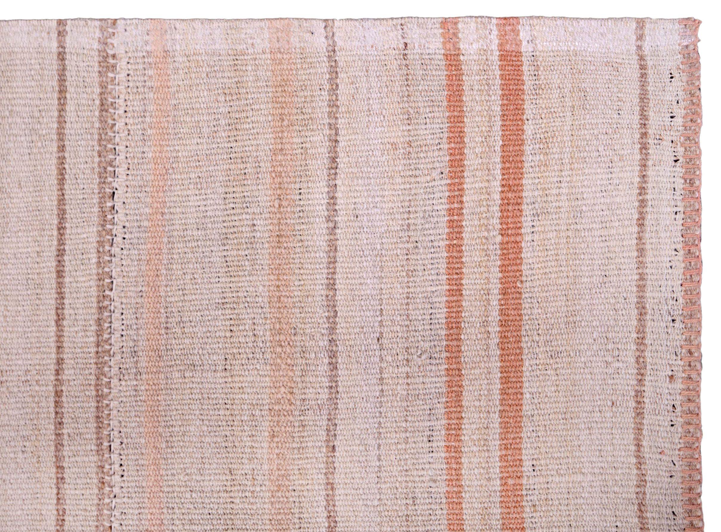 Petit tapis persan Kilim vers 1940 - Design en laine ivoire rose ivoire - 89977 Excellent état - En vente à Dallas, TX