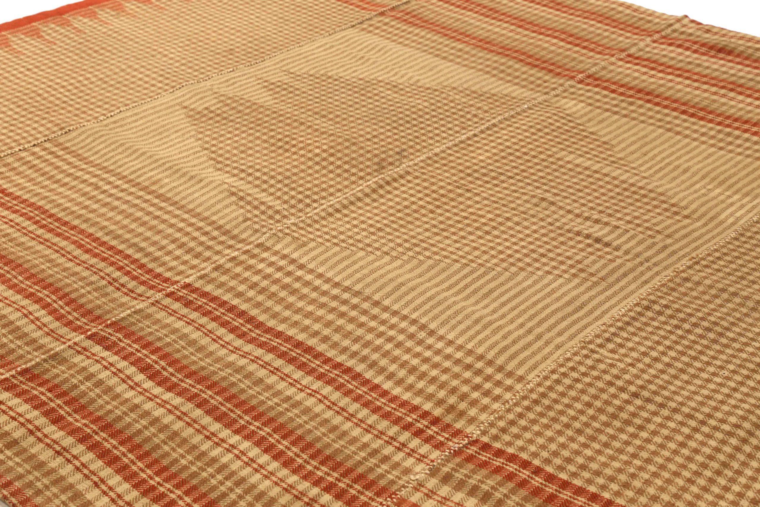 Asian Persian Kilim Small Rug Circa 1940 - Wool Ivory Red Taupe 73102 For Sale