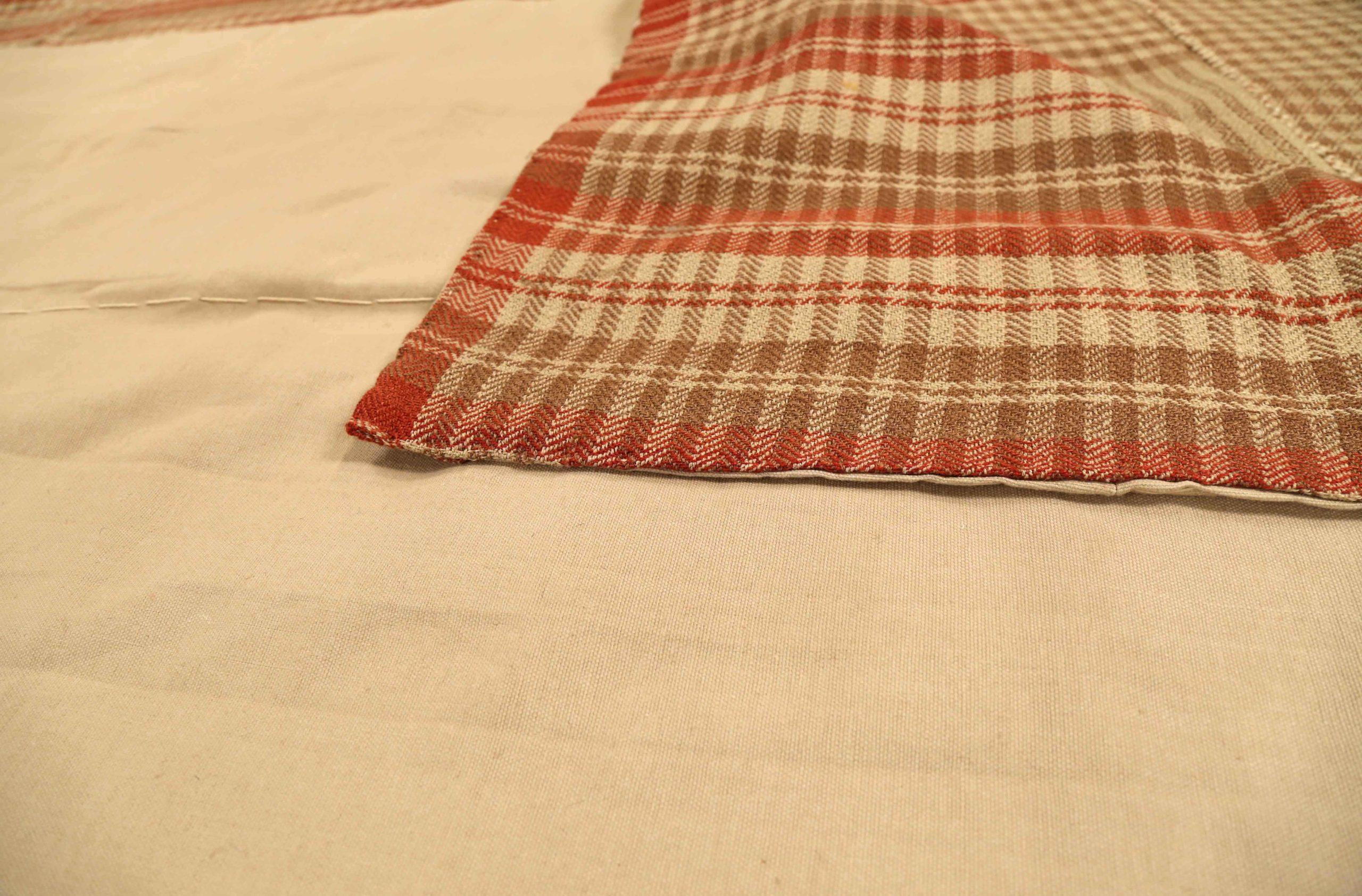 Persian Kilim Small Rug Circa 1940 - Wool Ivory Red Taupe 73102 In Excellent Condition For Sale In Dallas, TX