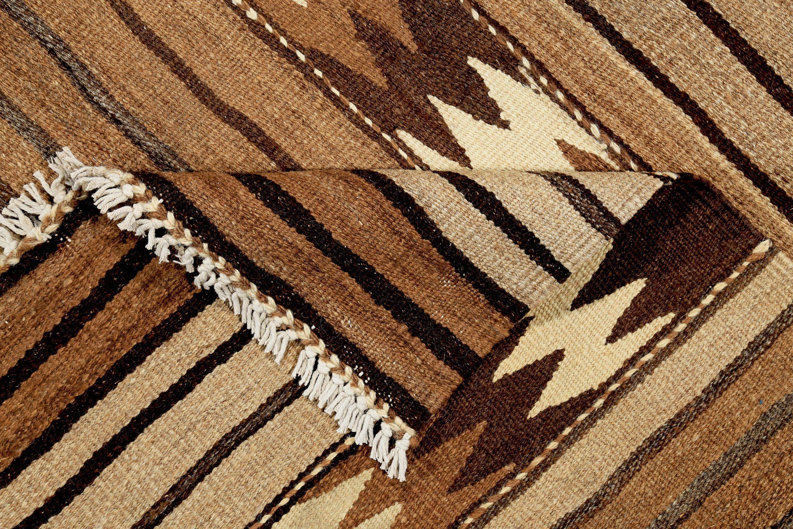 20ième siècle Rug & Kilim Kilim Persan Circa 1990 - Laine Brown Design/One - 89329 en vente