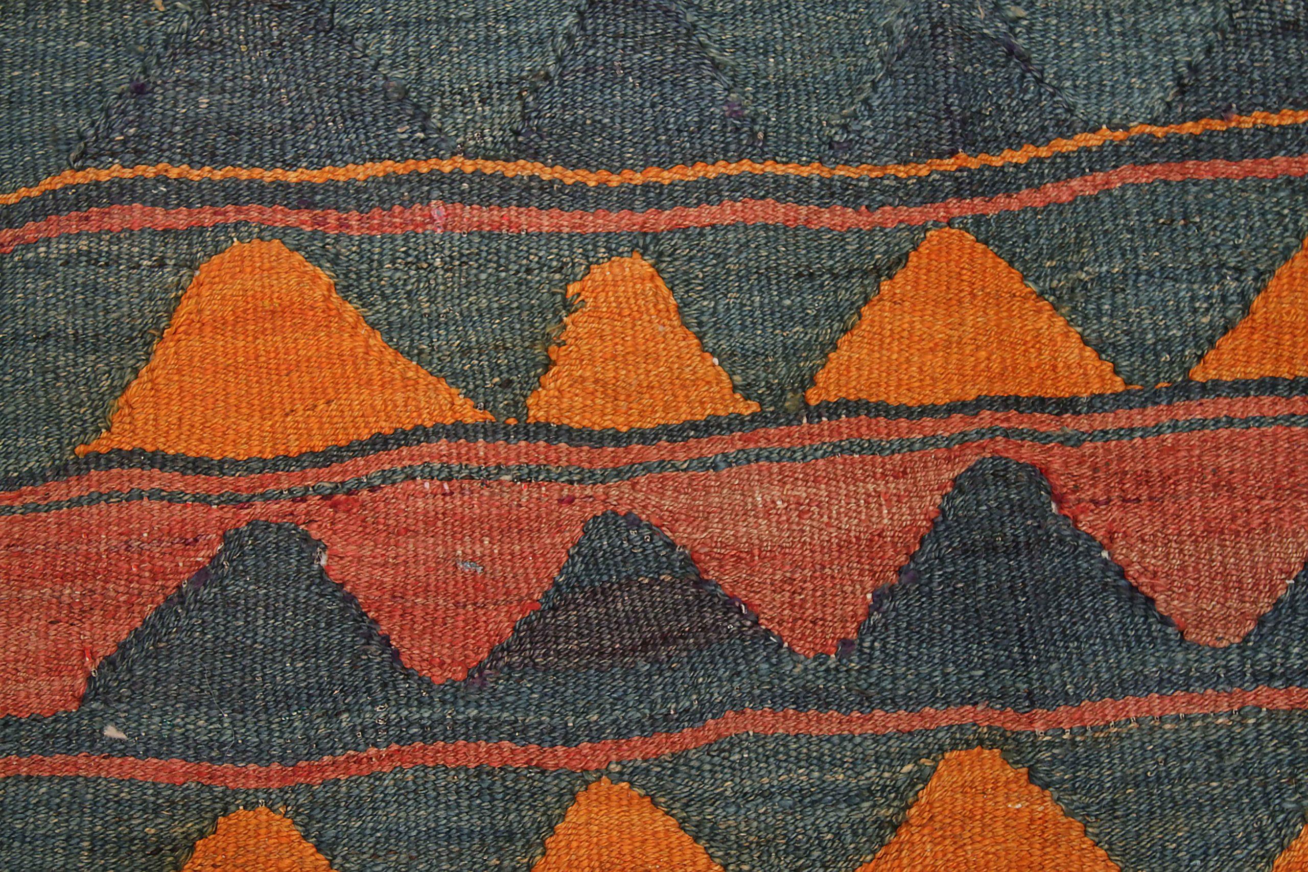 20th Century Persian Kilim Small Rug - Wool Blue Ivory Orange Design - 88417 For Sale